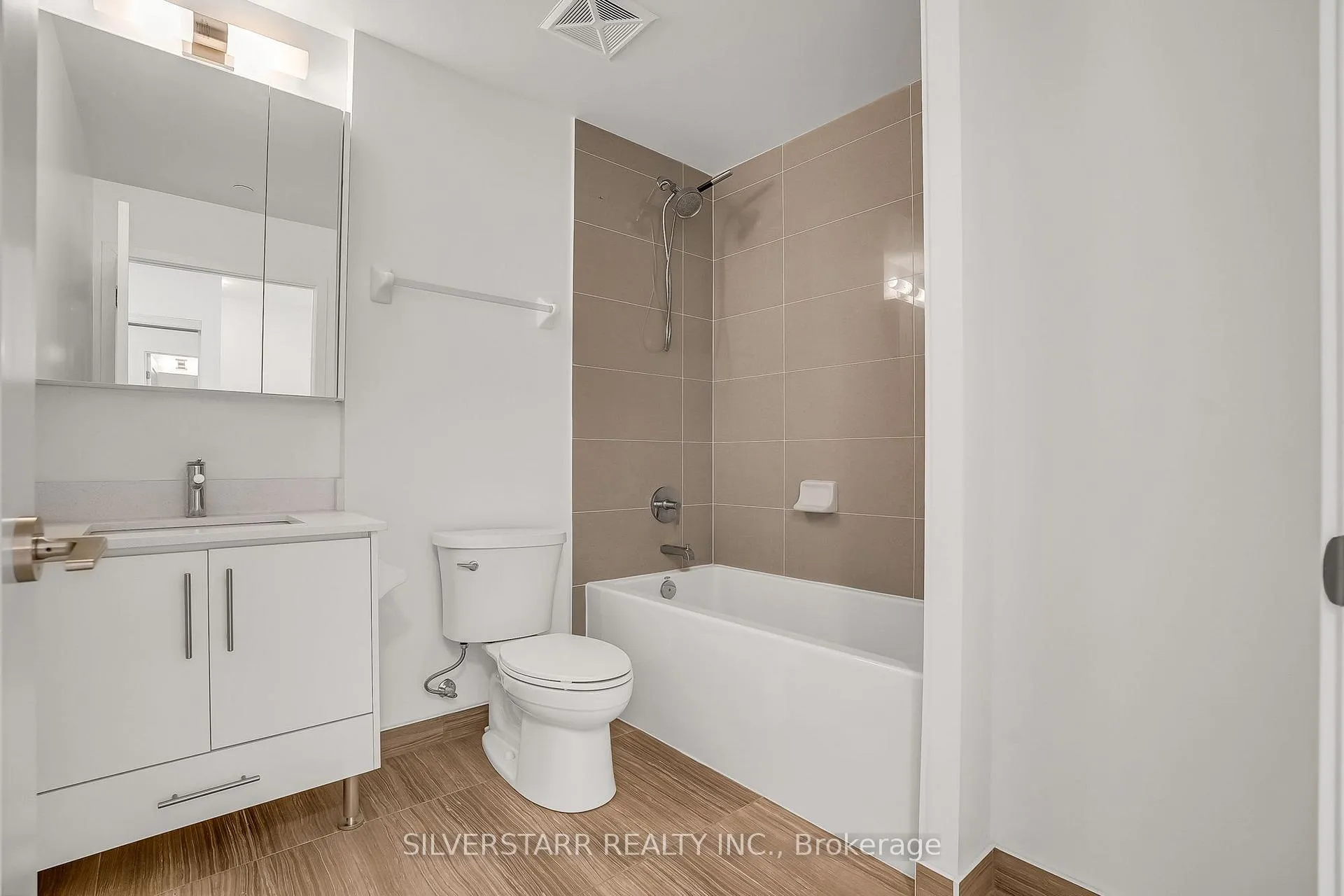 Photo 18 of Unit 1802, 105 Oneida Crescent, Richmond Hill, Langstaff — HOMEH