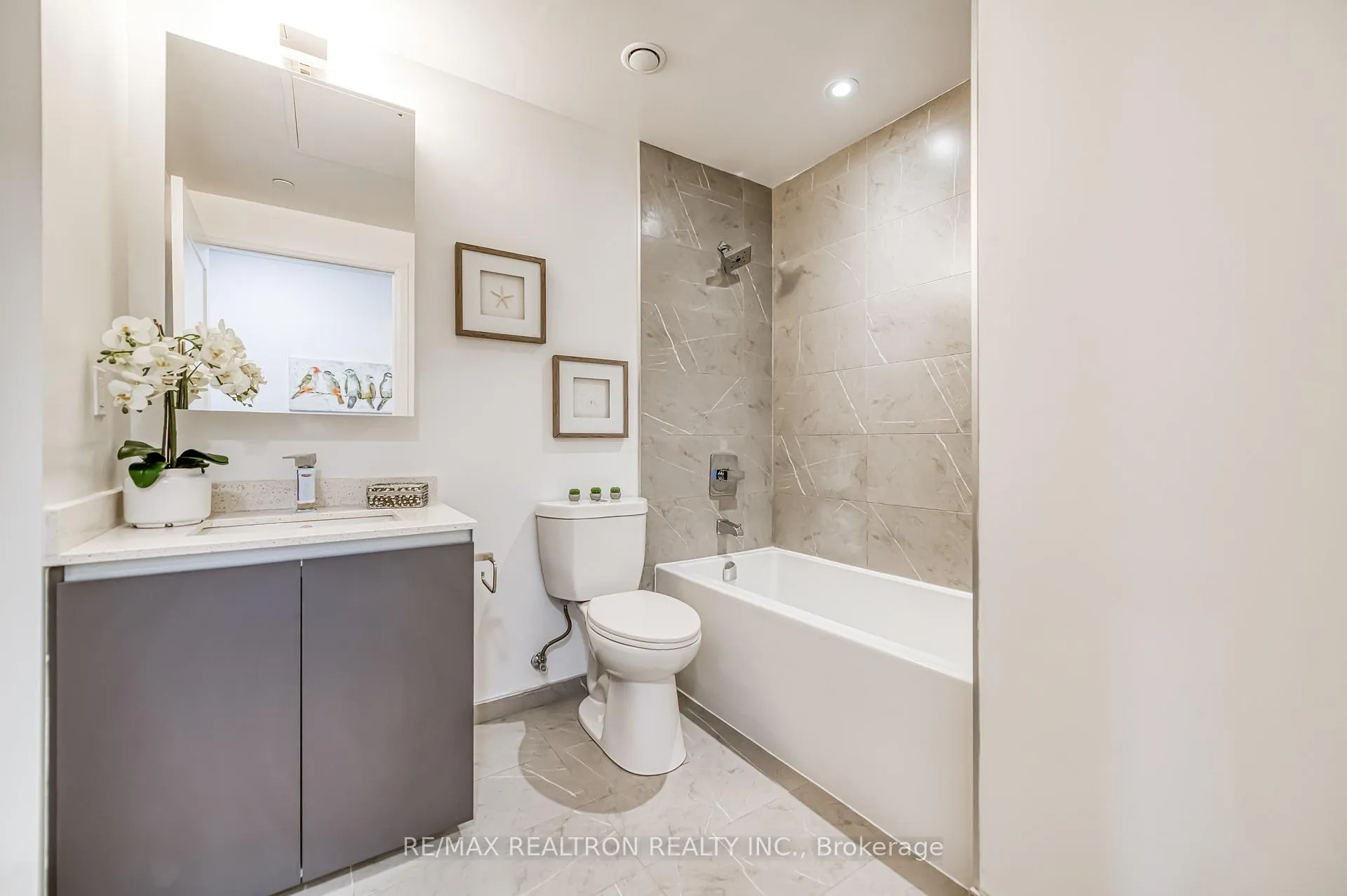 Photo 15 of Unit 215, 398 Highway 7 E, Richmond Hill, Doncrest — HOMEH