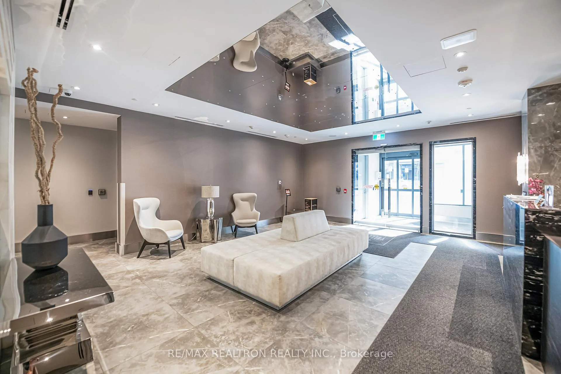 Photo 39 of Unit 215, 398 Highway 7 E, Richmond Hill, Doncrest — HOMEH