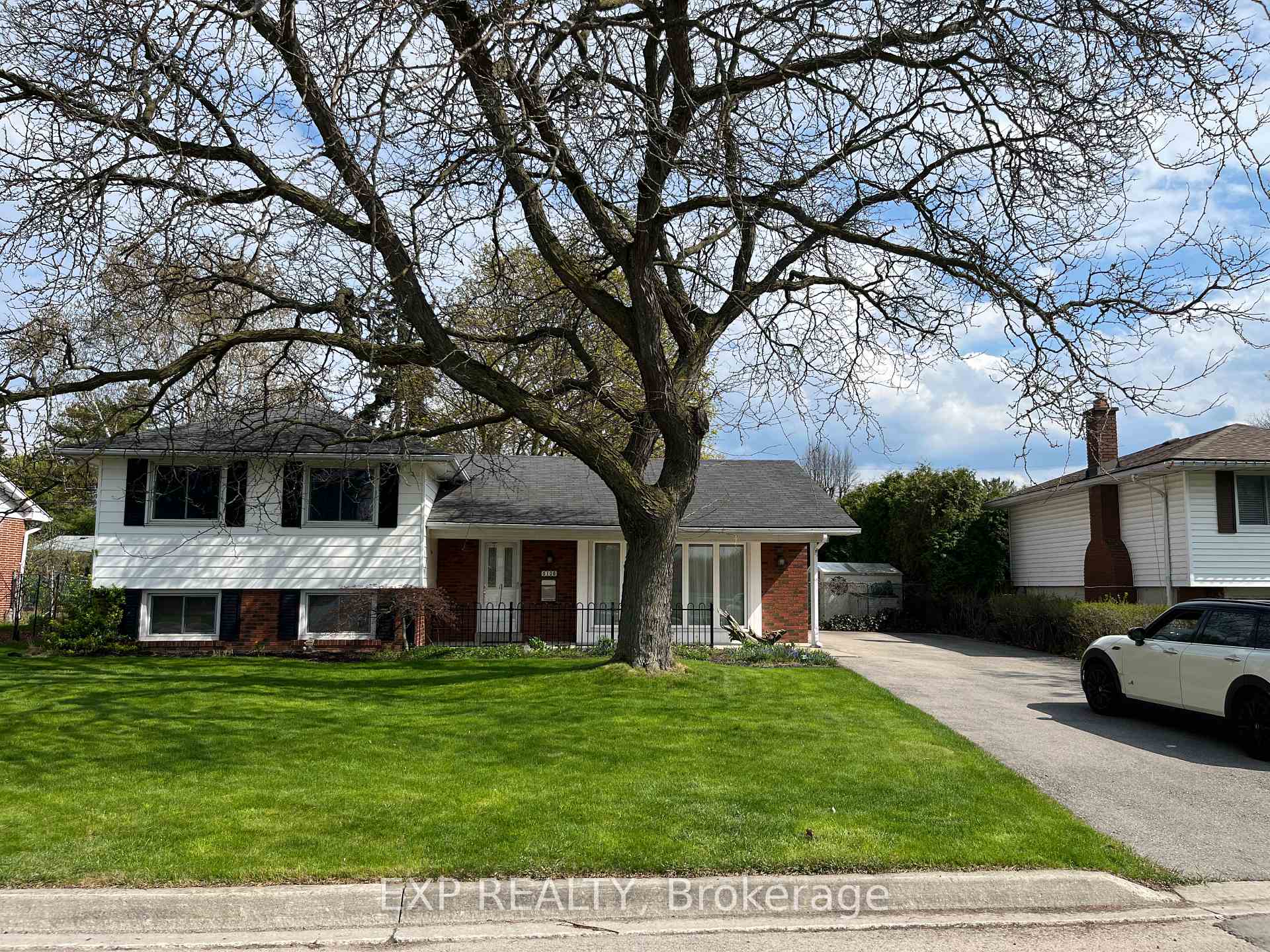 Photo 3 of 5106 Meadowhill Road, Burlington, Appleby — HOMEH