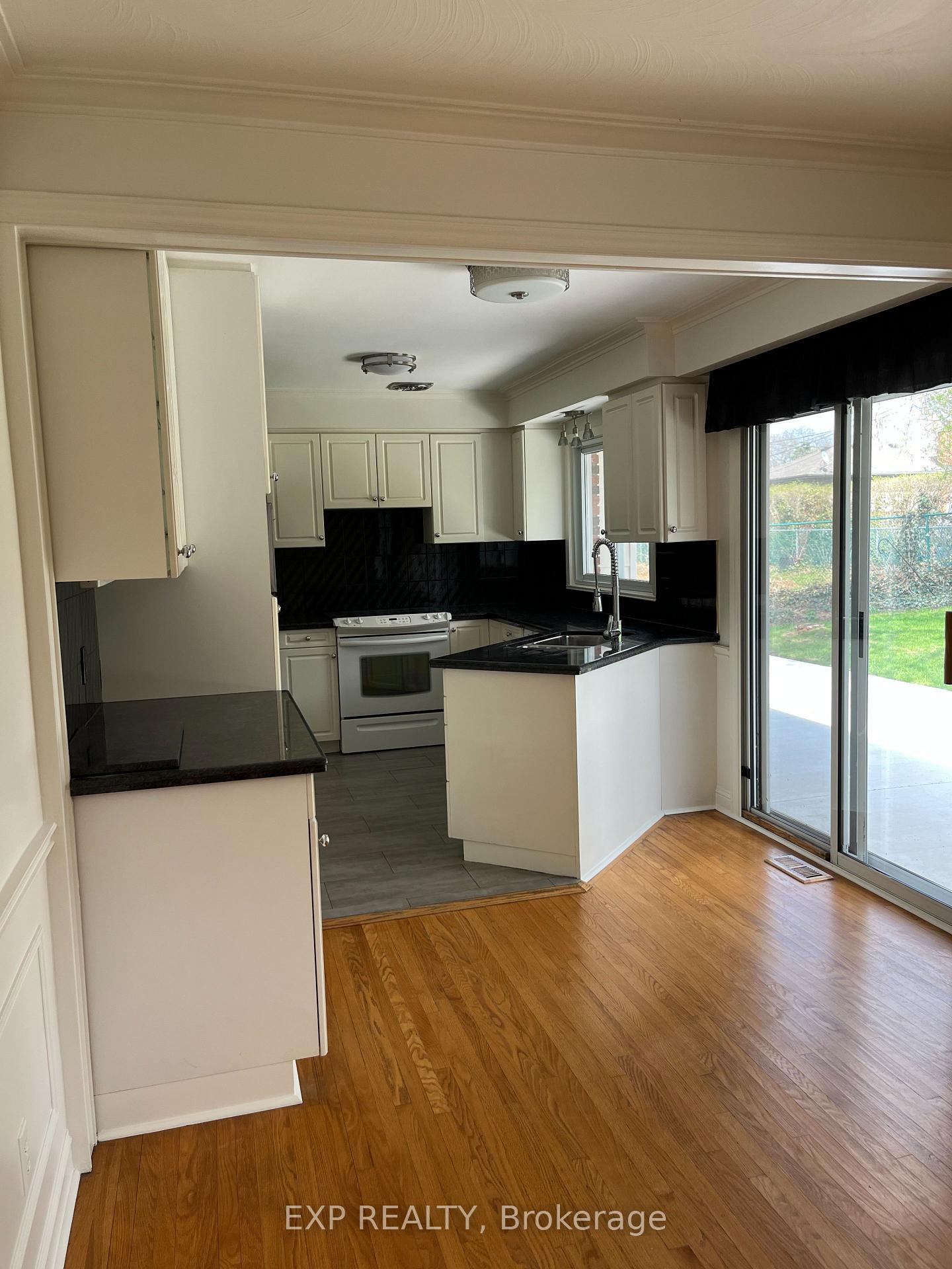 Photo 6 of 5106 Meadowhill Road, Burlington, Appleby — HOMEH