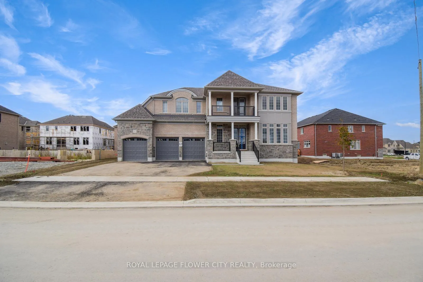 Front of 32 Twinleaf Crescent