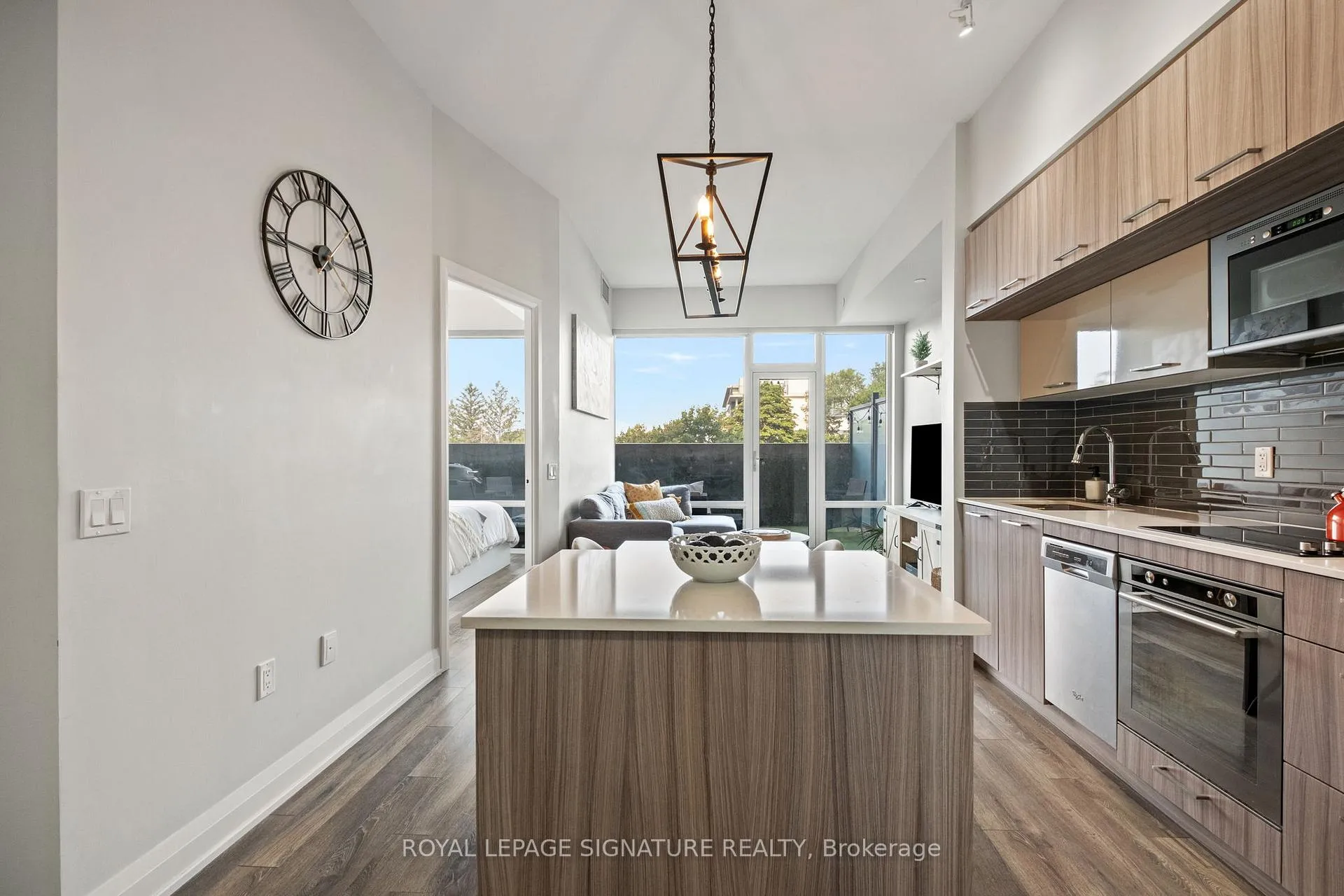 Photo 4 of Unit 316, 4800 Highway 7, Vaughan, East Woodbridge — HOMEH