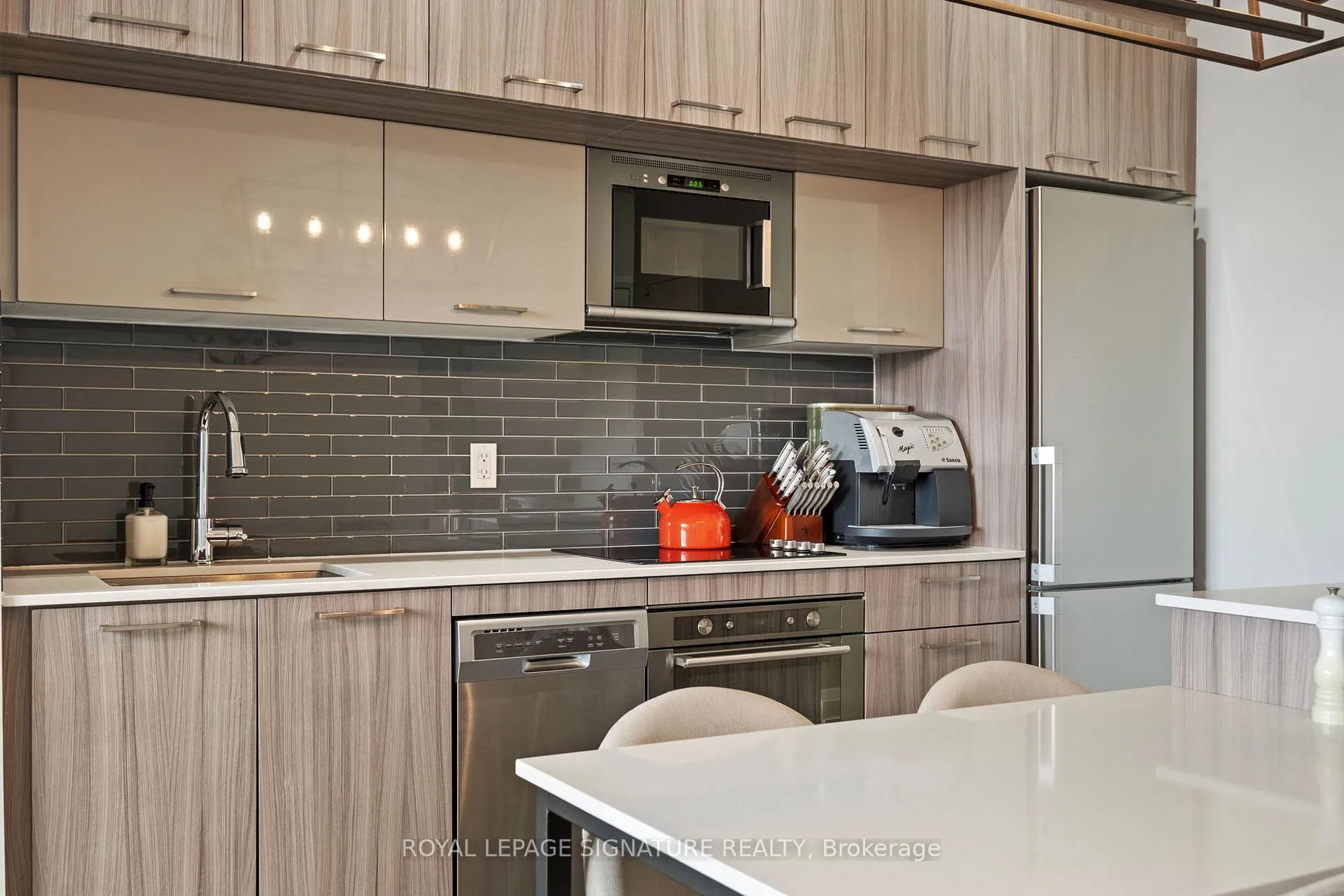 Photo 5 of Unit 316, 4800 Highway 7, Vaughan, East Woodbridge — HOMEH