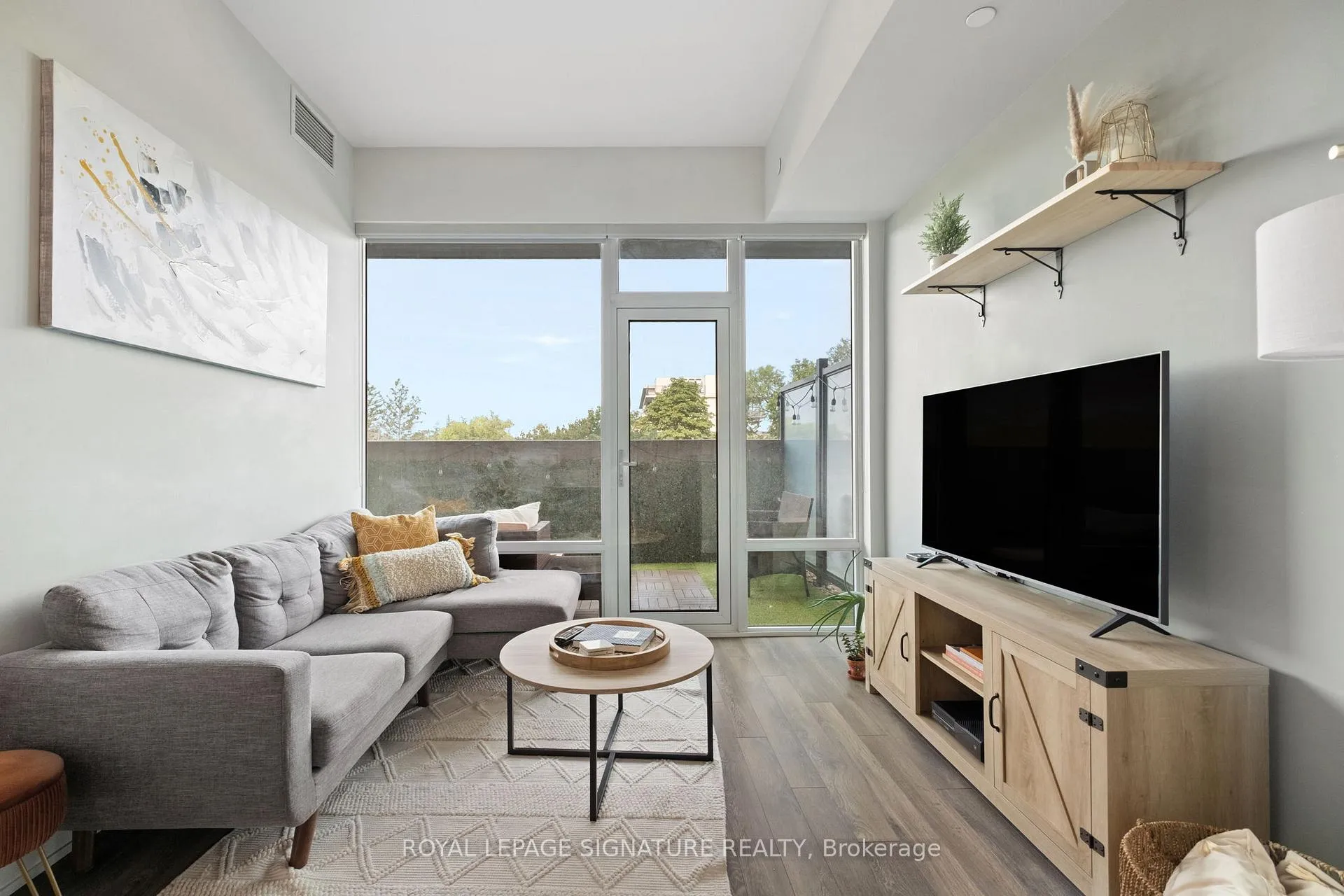 Photo 9 of Unit 316, 4800 Highway 7, Vaughan, East Woodbridge — HOMEH