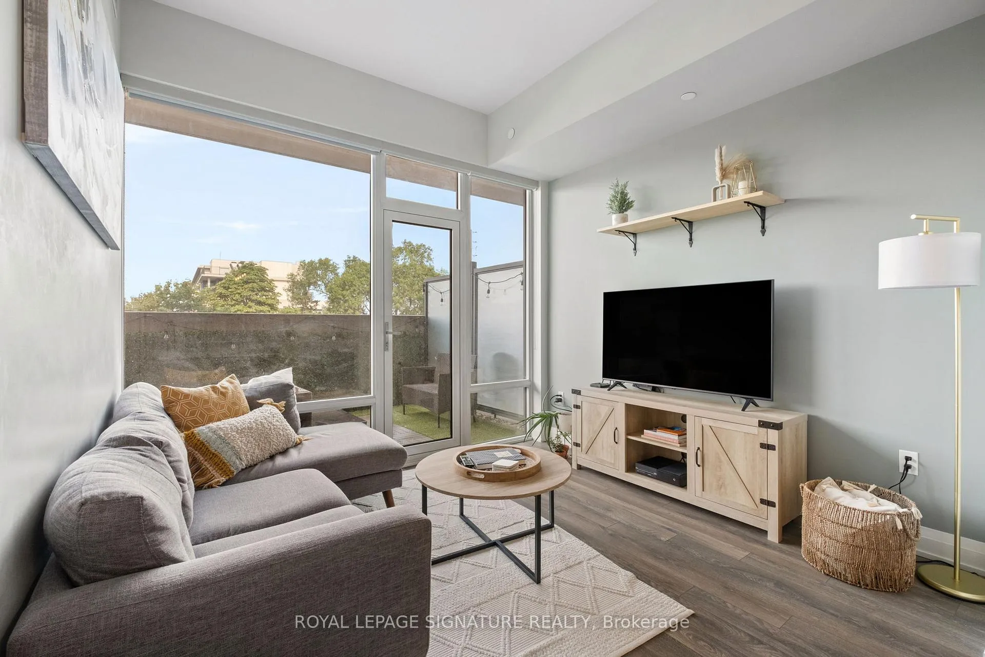 Photo 10 of Unit 316, 4800 Highway 7, Vaughan, East Woodbridge — HOMEH