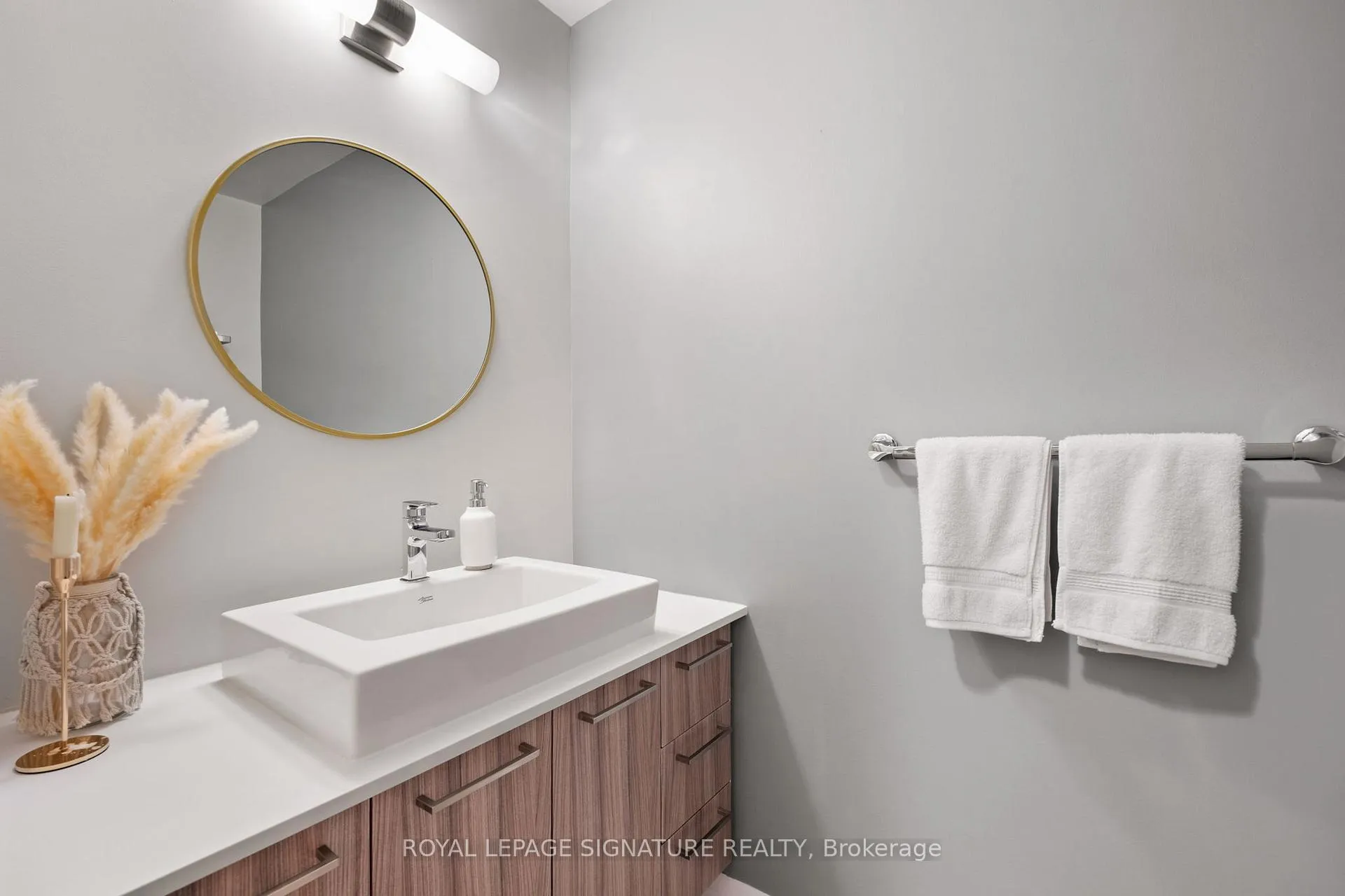 Photo 15 of Unit 316, 4800 Highway 7, Vaughan, East Woodbridge — HOMEH