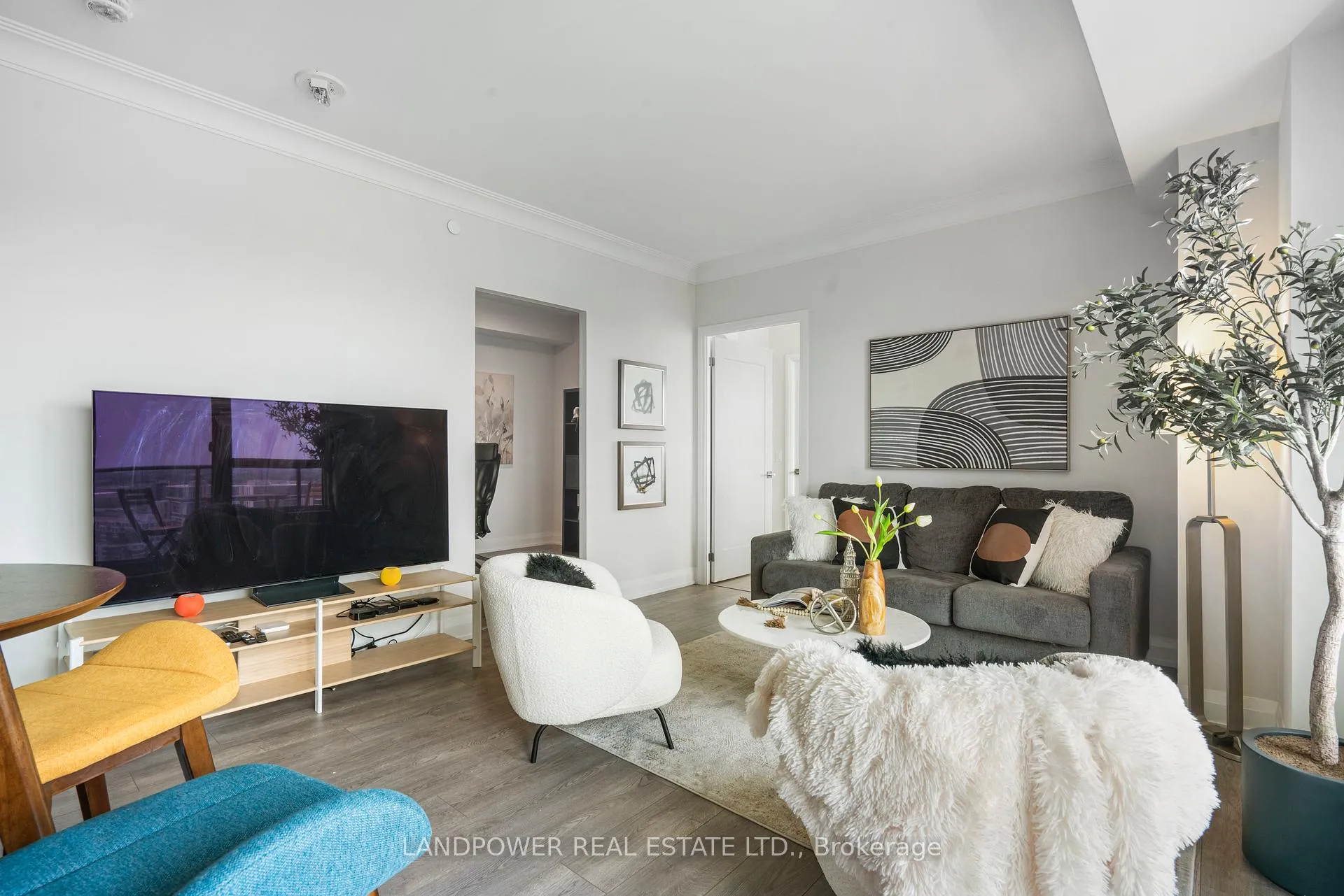 Photo 8 of Unit 2803, 18 Water Walk Drive, Markham, Unionville — HOMEH