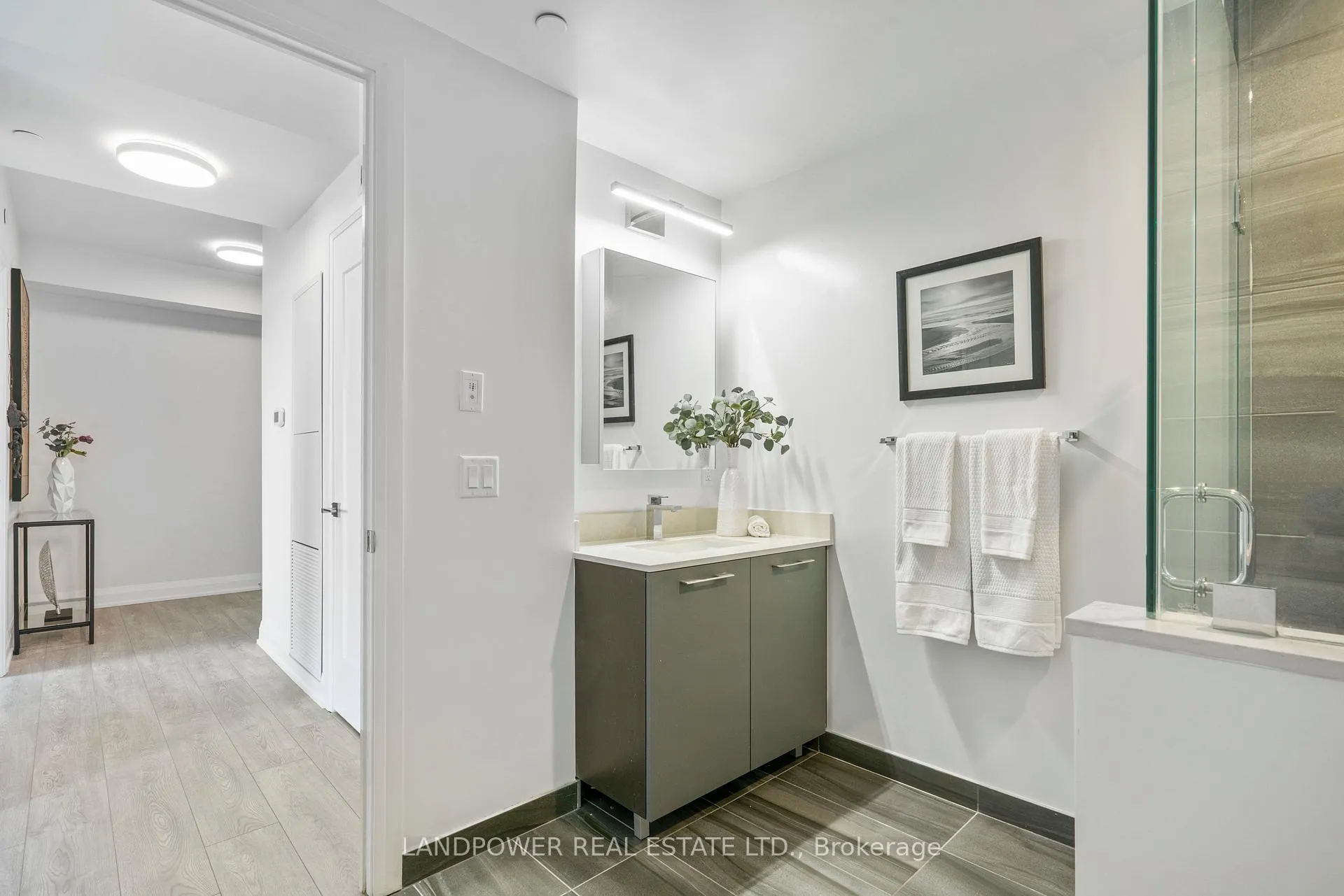 Photo 16 of Unit 2803, 18 Water Walk Drive, Markham, Unionville — HOMEH