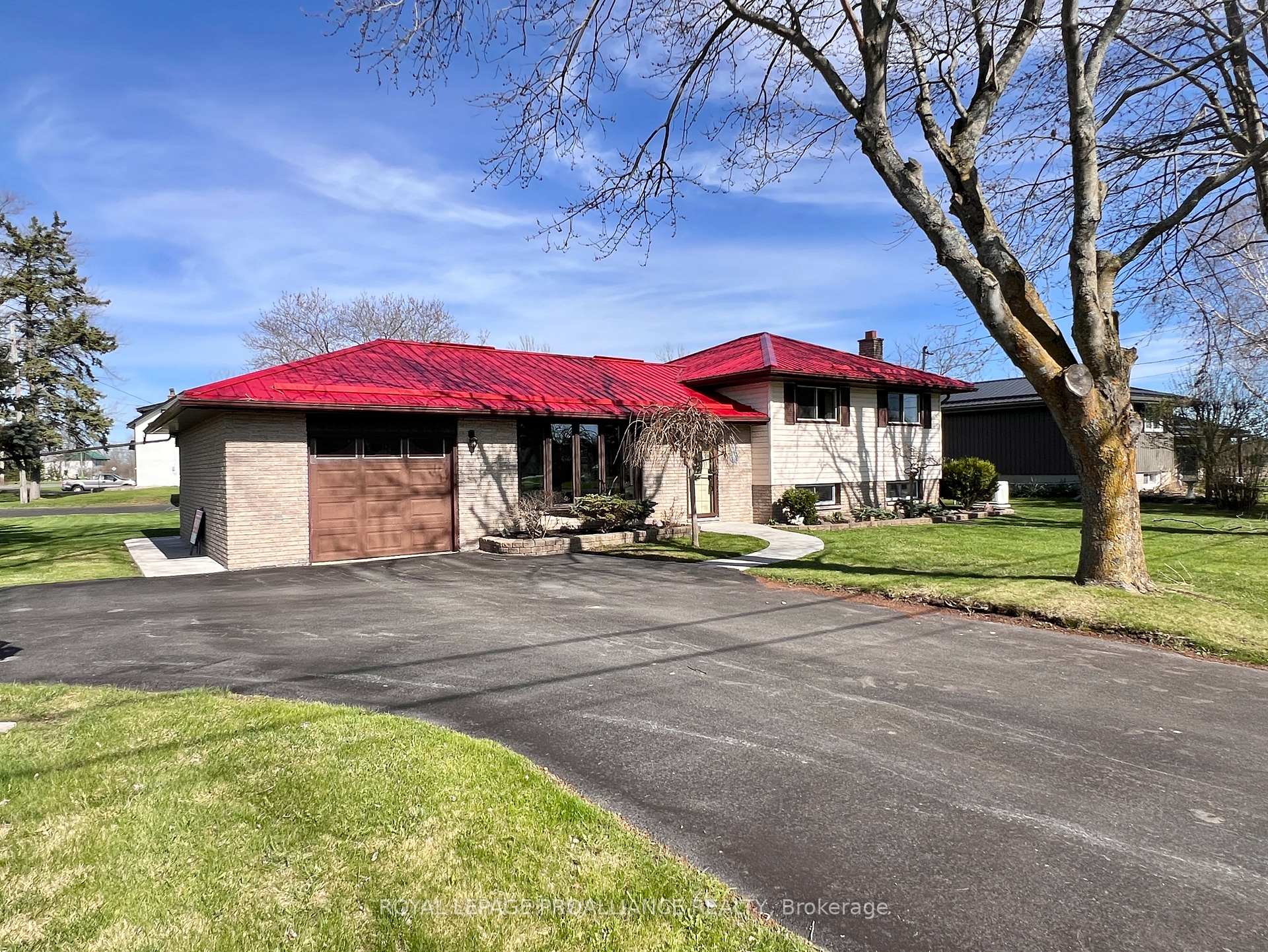 Photo 1 of 278 Blessington Road, Belleville, Thurlow Ward — HOMEH