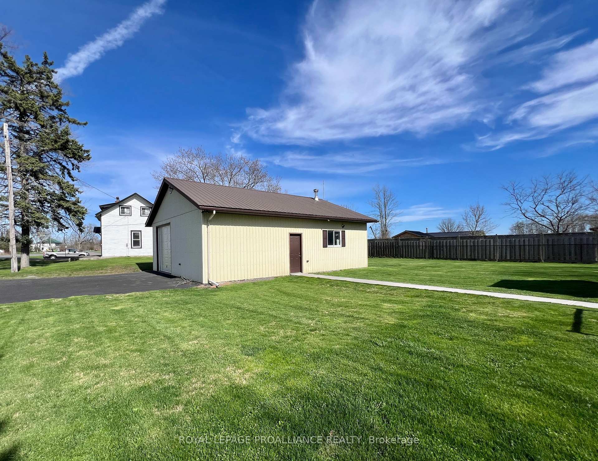 Photo 2 of 278 Blessington Road, Belleville, Thurlow Ward — HOMEH