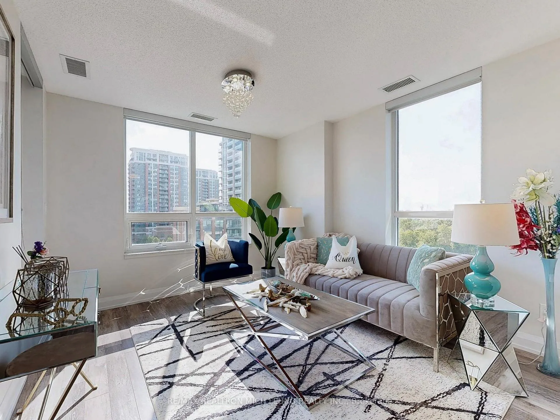 Photo 4 of Unit 728, 25 Water Walk Drive, Markham, Unionville — HOMEH