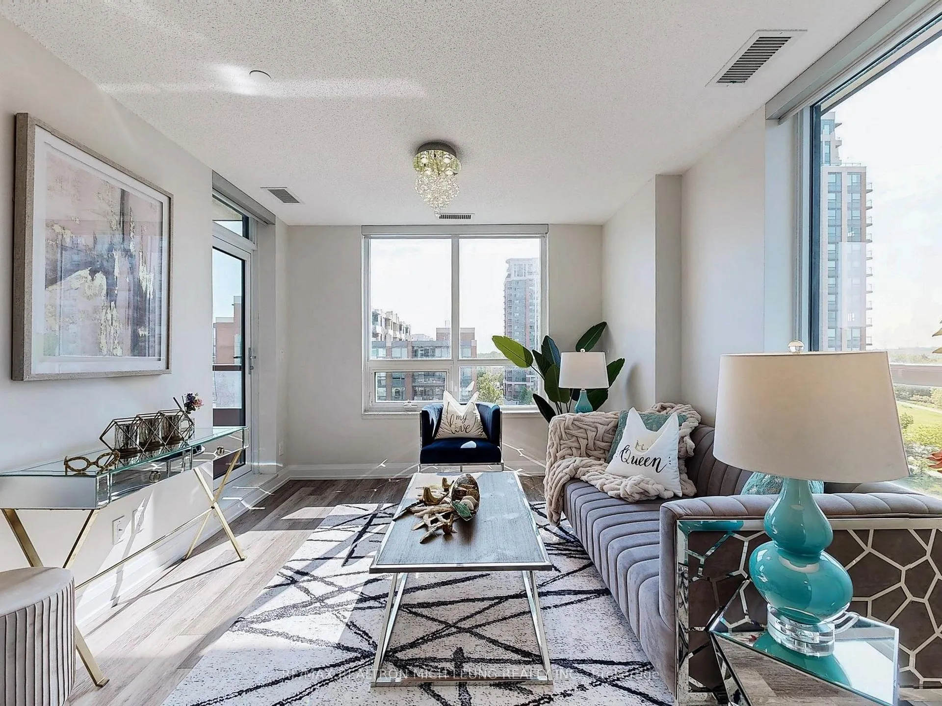 Photo 5 of Unit 728, 25 Water Walk Drive, Markham, Unionville — HOMEH