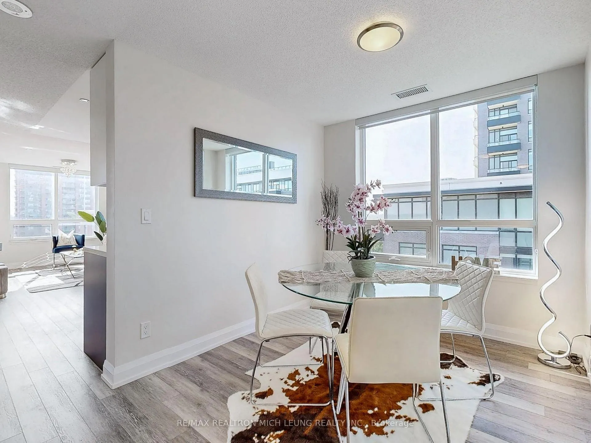 Photo 8 of Unit 728, 25 Water Walk Drive, Markham, Unionville — HOMEH