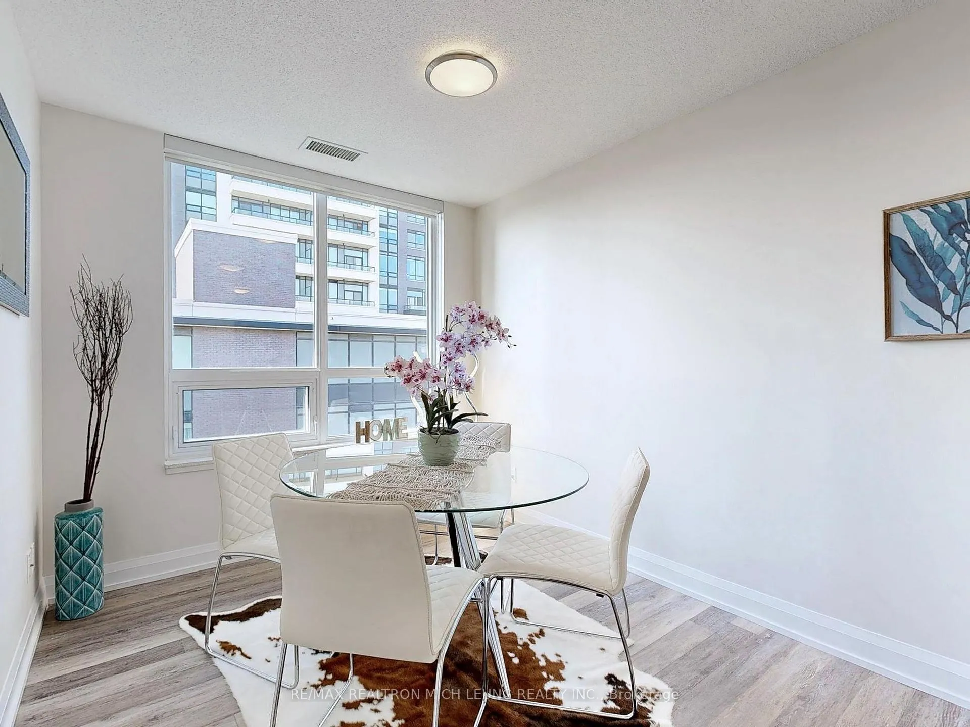 Photo 10 of Unit 728, 25 Water Walk Drive, Markham, Unionville — HOMEH