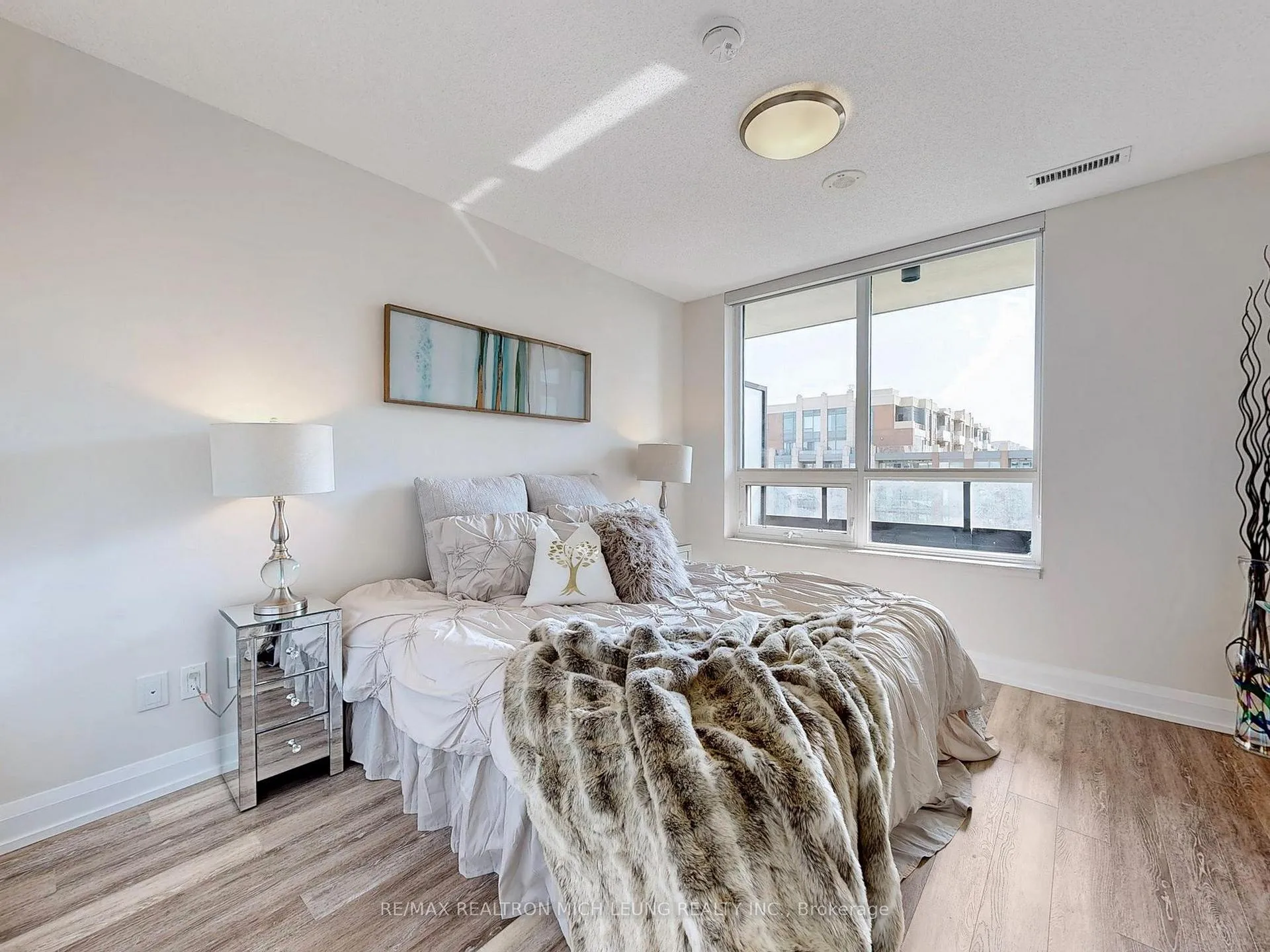 Photo 20 of Unit 728, 25 Water Walk Drive, Markham, Unionville — HOMEH