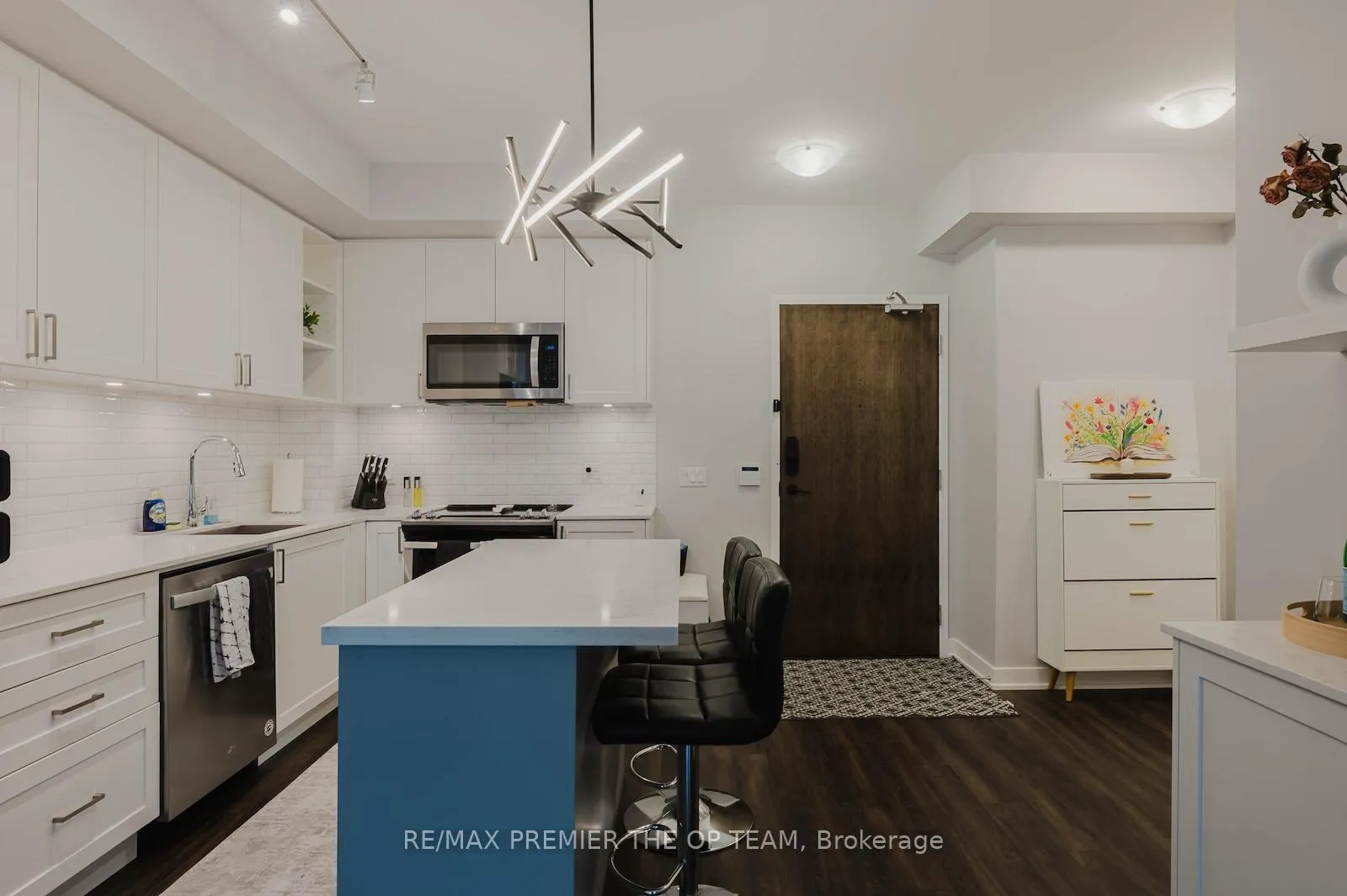 Photo 6 of Unit 707, 100 Eagle Rock Way, Vaughan, Maple — HOMEH
