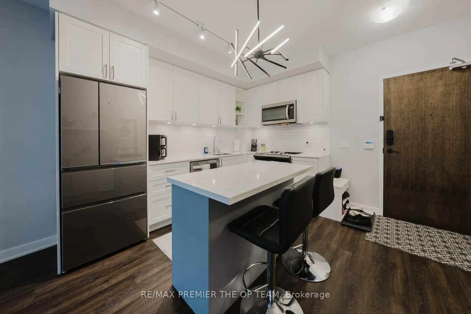 Photo 10 of Unit 707, 100 Eagle Rock Way, Vaughan, Maple — HOMEH