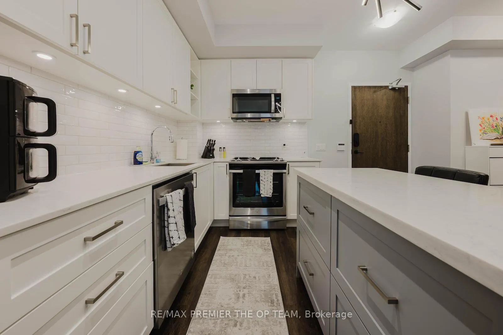 Photo 11 of Unit 707, 100 Eagle Rock Way, Vaughan, Maple — HOMEH