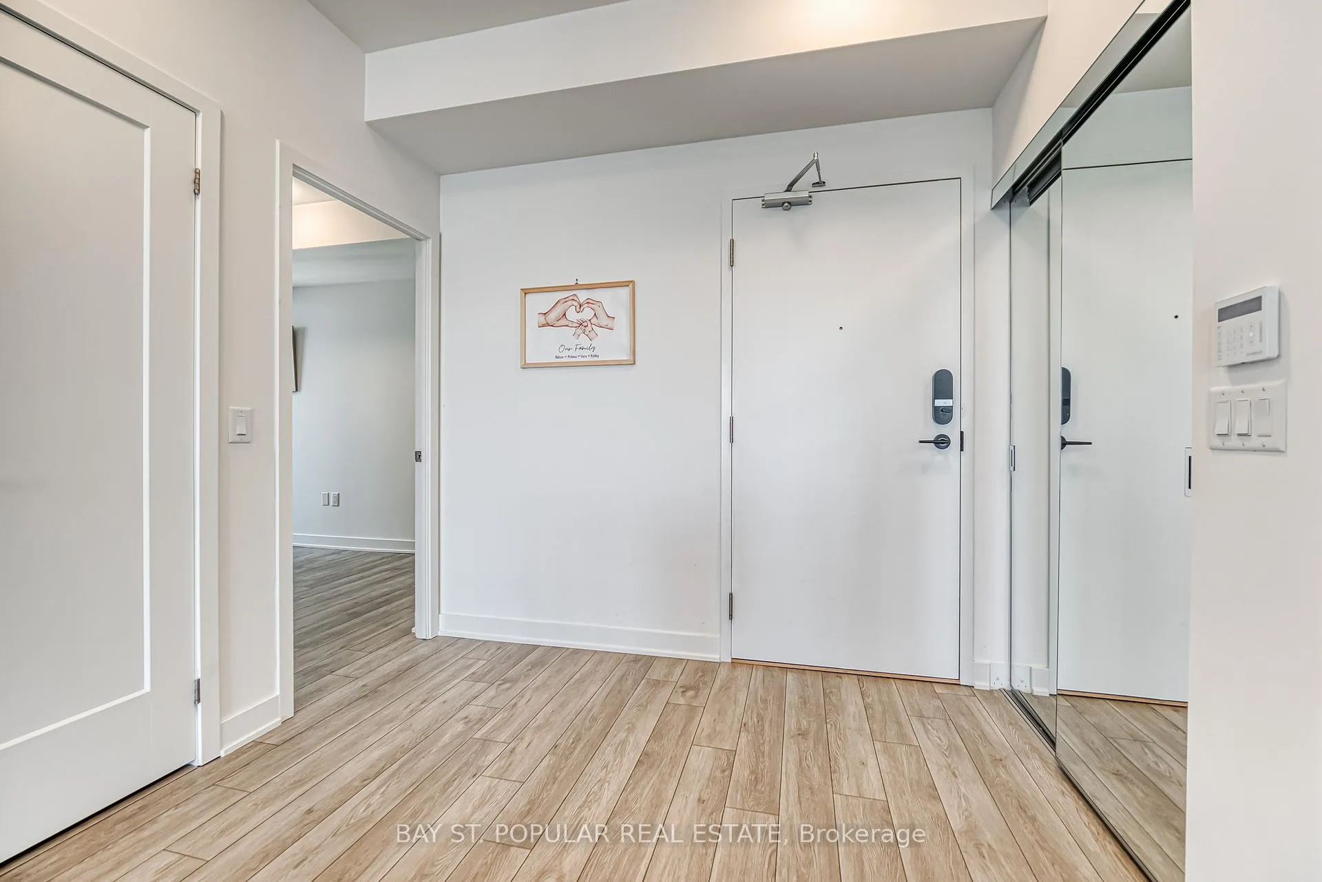 Photo 5 of Unit 1003, 95 Oneida Crescent, Richmond Hill, Langstaff — HOMEH
