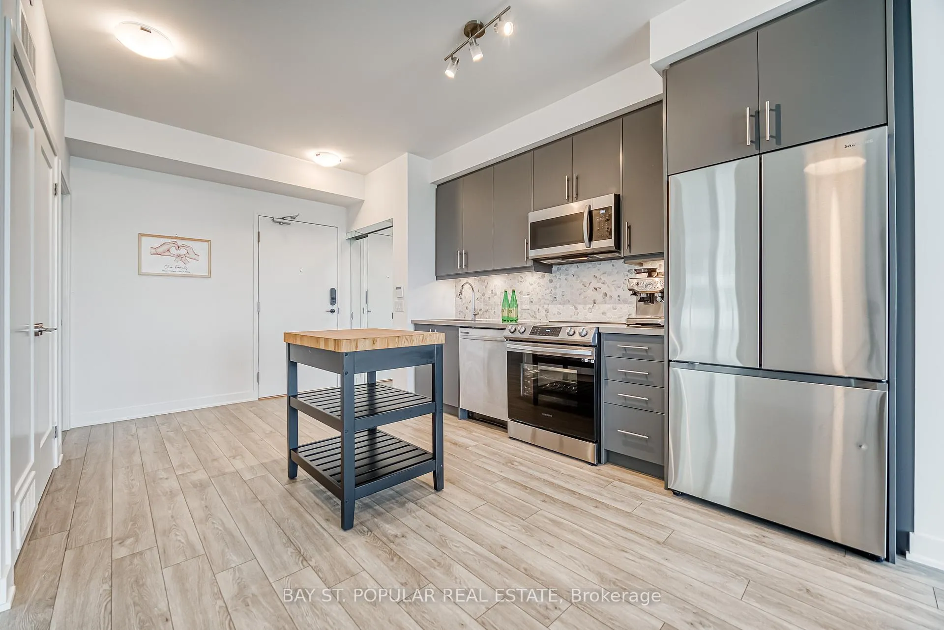 Photo 8 of Unit 1003, 95 Oneida Crescent, Richmond Hill, Langstaff — HOMEH