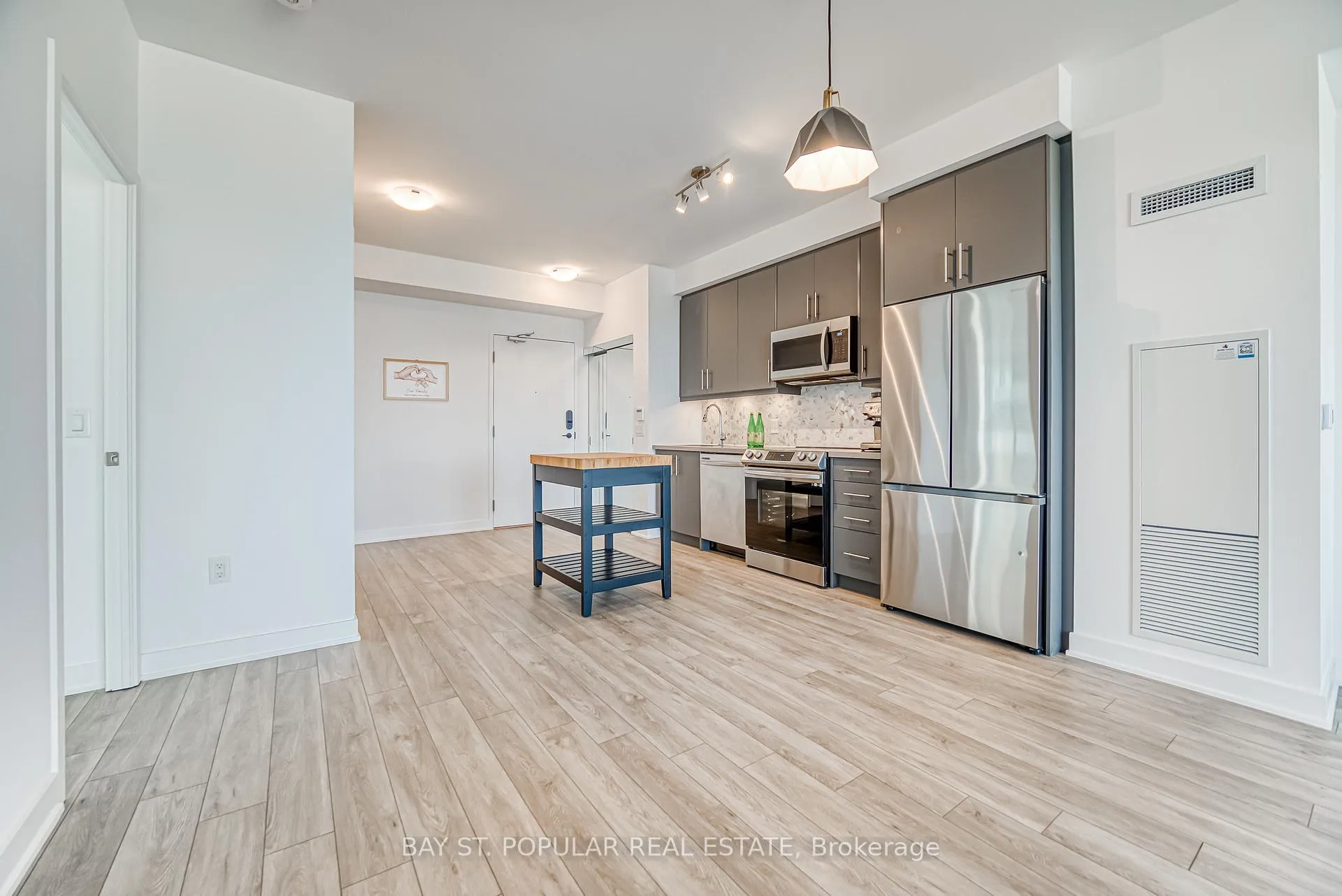 Photo 11 of Unit 1003, 95 Oneida Crescent, Richmond Hill, Langstaff — HOMEH