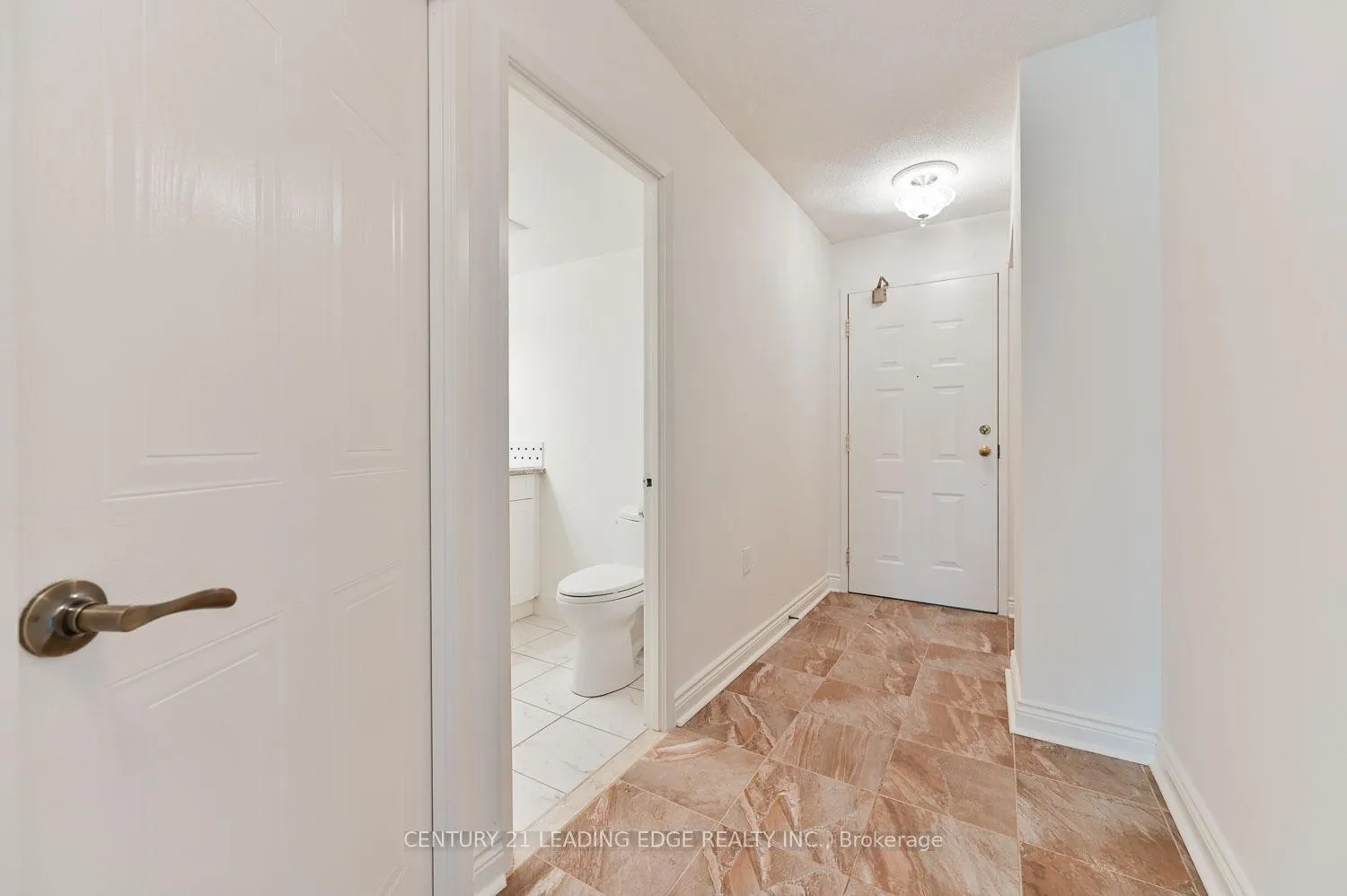 Photo 2 of Unit 201, 100 Anna Russell Way, Markham, Unionville — HOMEH