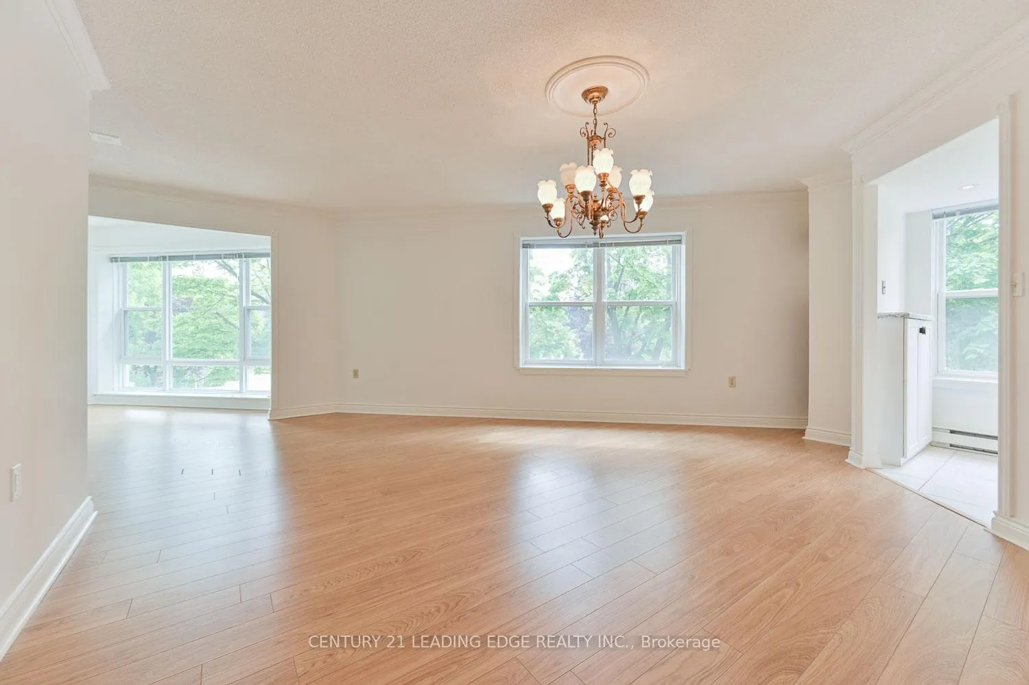 Photo 5 of Unit 201, 100 Anna Russell Way, Markham, Unionville — HOMEH