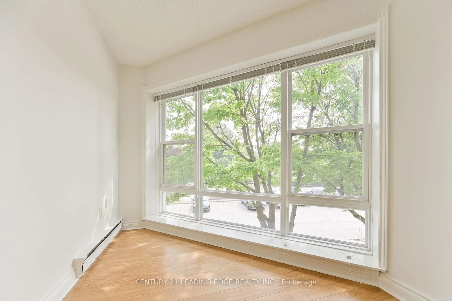 Photo 10 of Unit 201, 100 Anna Russell Way, Markham, Unionville — HOMEH