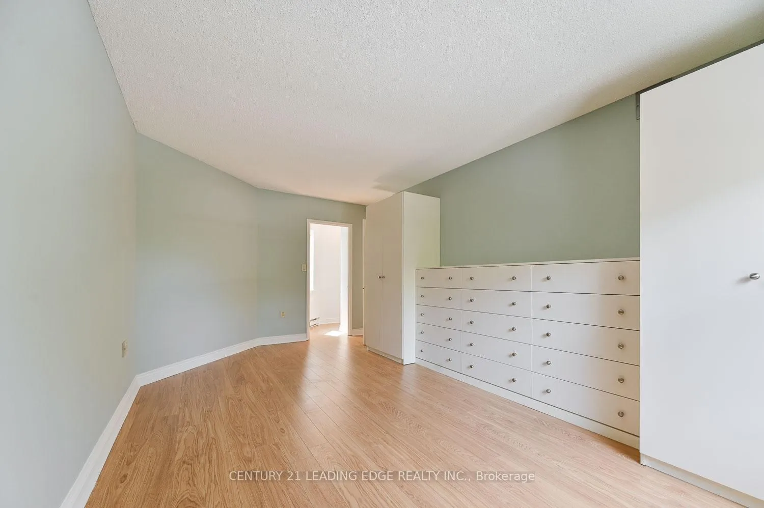 Photo 21 of Unit 201, 100 Anna Russell Way, Markham, Unionville — HOMEH