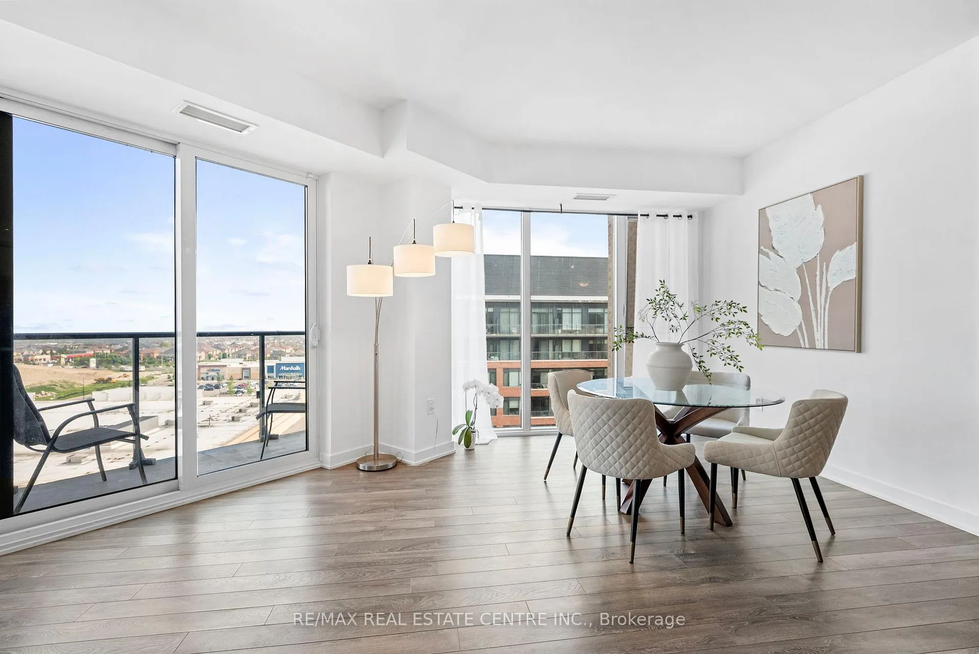 Photo 9 of Unit 1005, 100 Eagle Rock Way, Vaughan, Maple — HOMEH