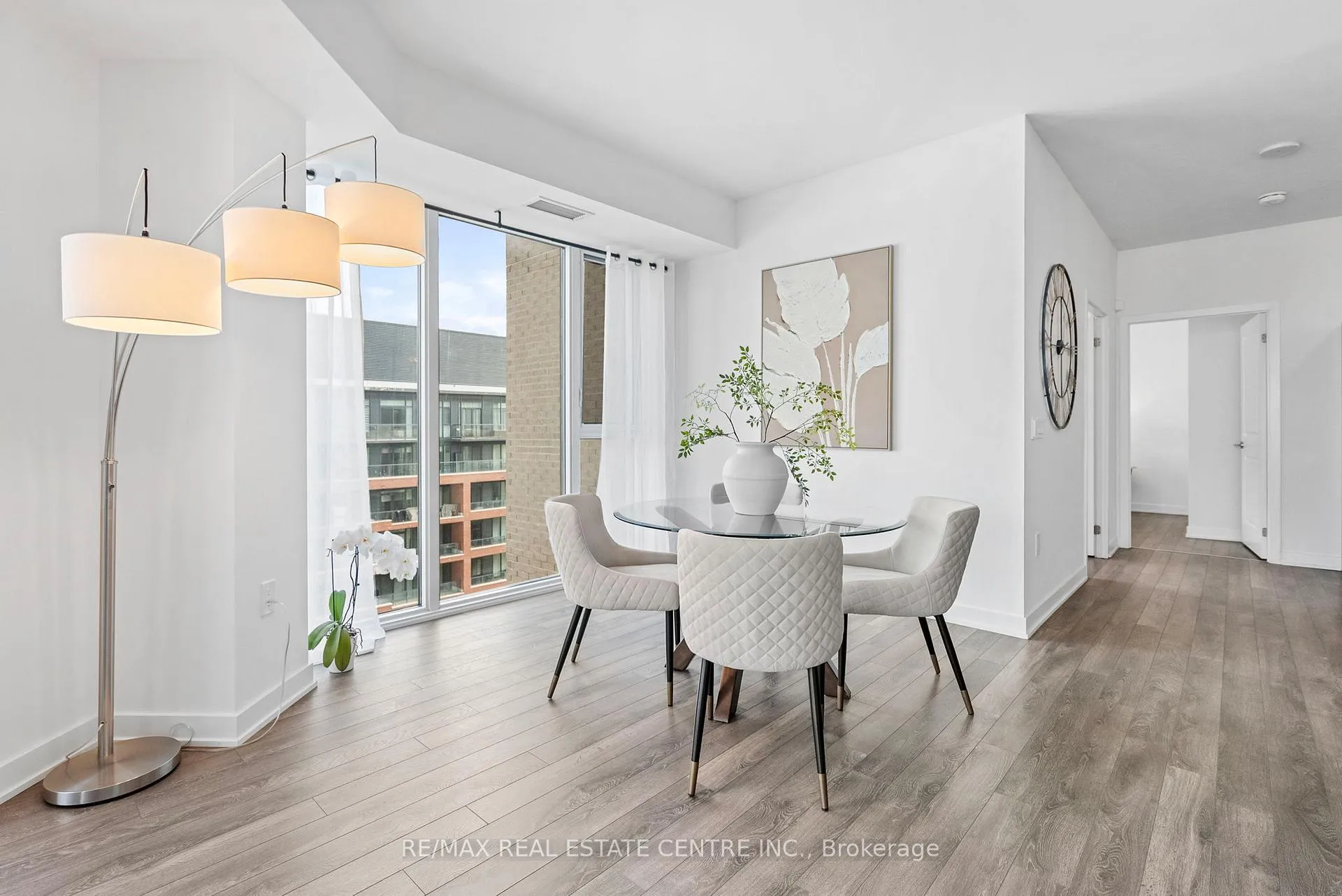 Photo 10 of Unit 1005, 100 Eagle Rock Way, Vaughan, Maple — HOMEH