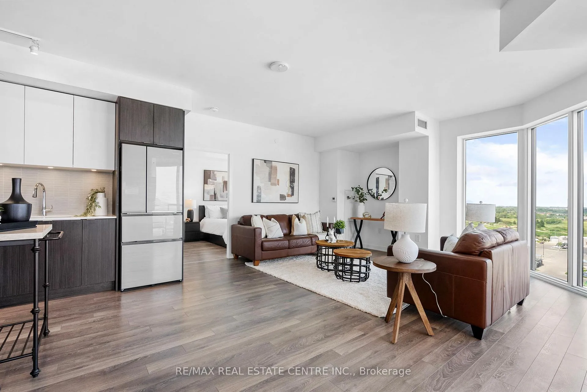 Photo 11 of Unit 1005, 100 Eagle Rock Way, Vaughan, Maple — HOMEH