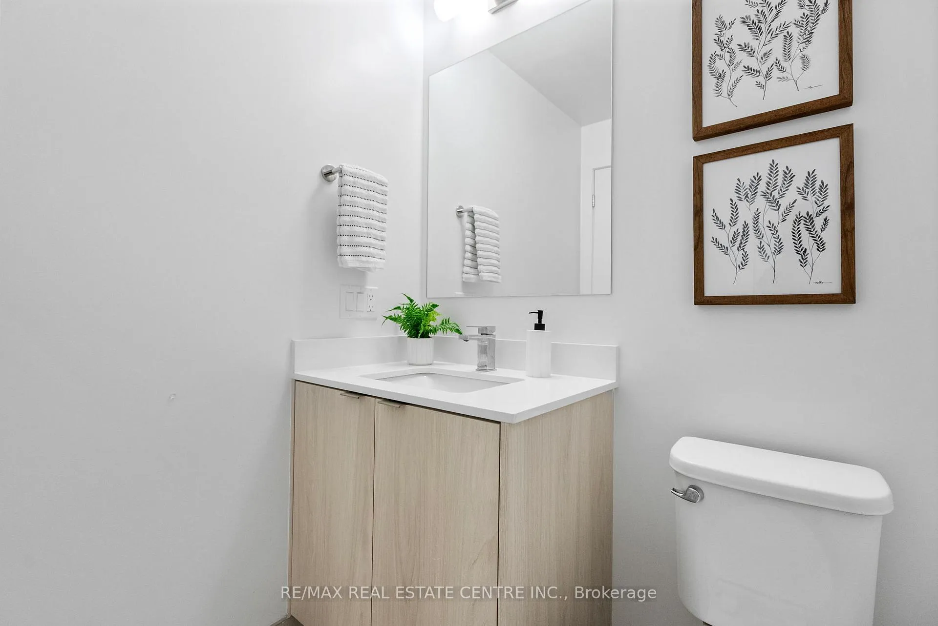 Photo 19 of Unit 1005, 100 Eagle Rock Way, Vaughan, Maple — HOMEH