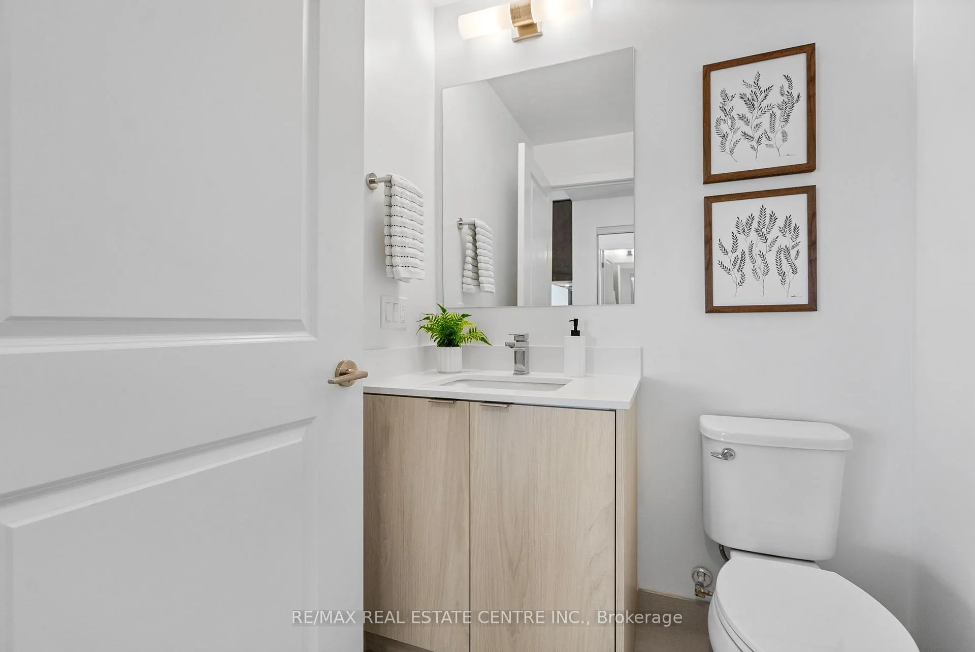 Photo 20 of Unit 1005, 100 Eagle Rock Way, Vaughan, Maple — HOMEH
