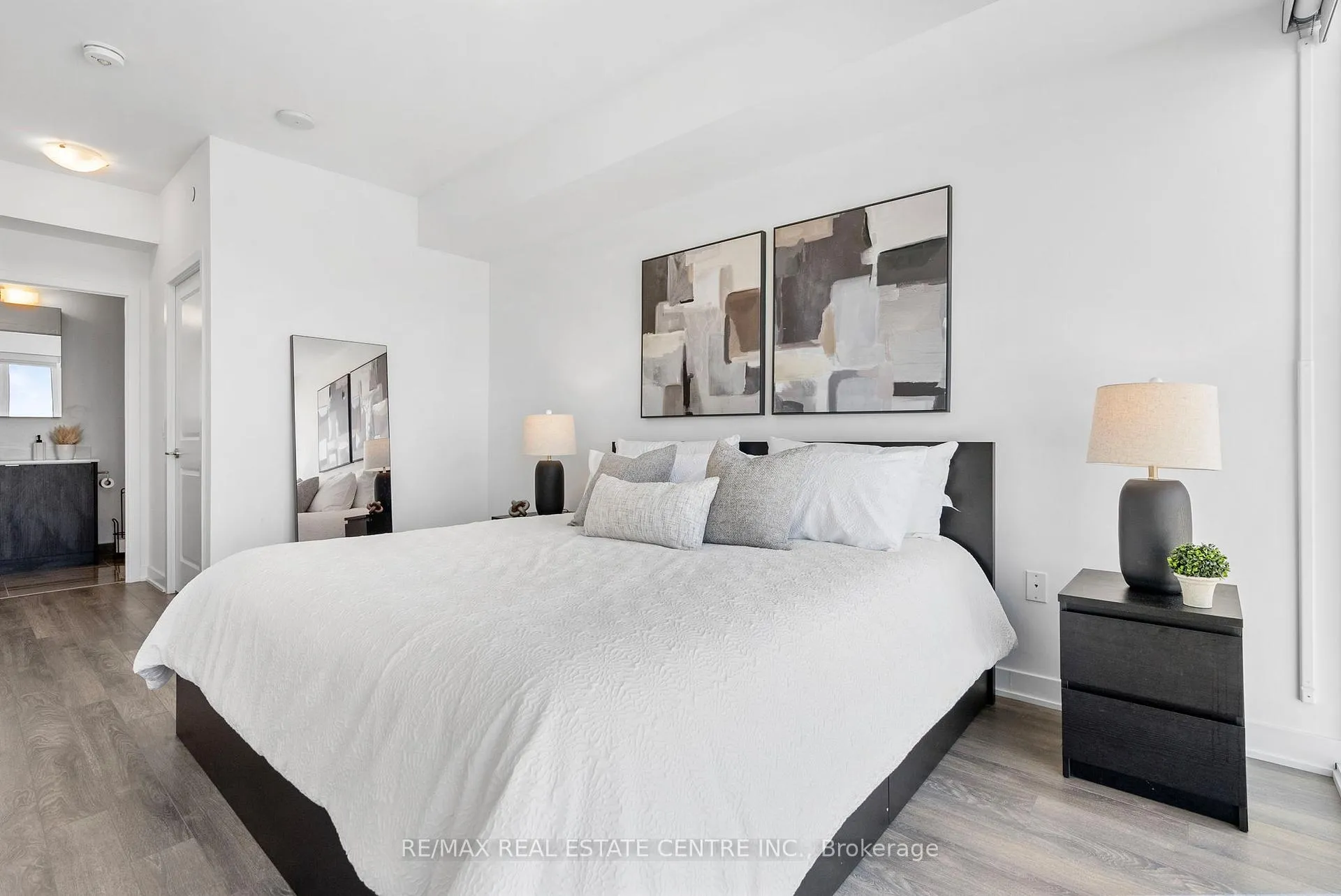 Photo 24 of Unit 1005, 100 Eagle Rock Way, Vaughan, Maple — HOMEH
