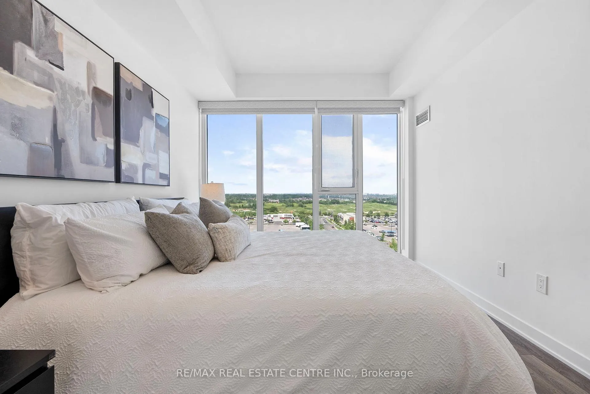 Photo 25 of Unit 1005, 100 Eagle Rock Way, Vaughan, Maple — HOMEH