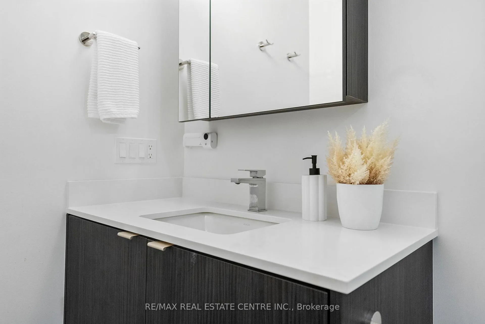 Photo 27 of Unit 1005, 100 Eagle Rock Way, Vaughan, Maple — HOMEH