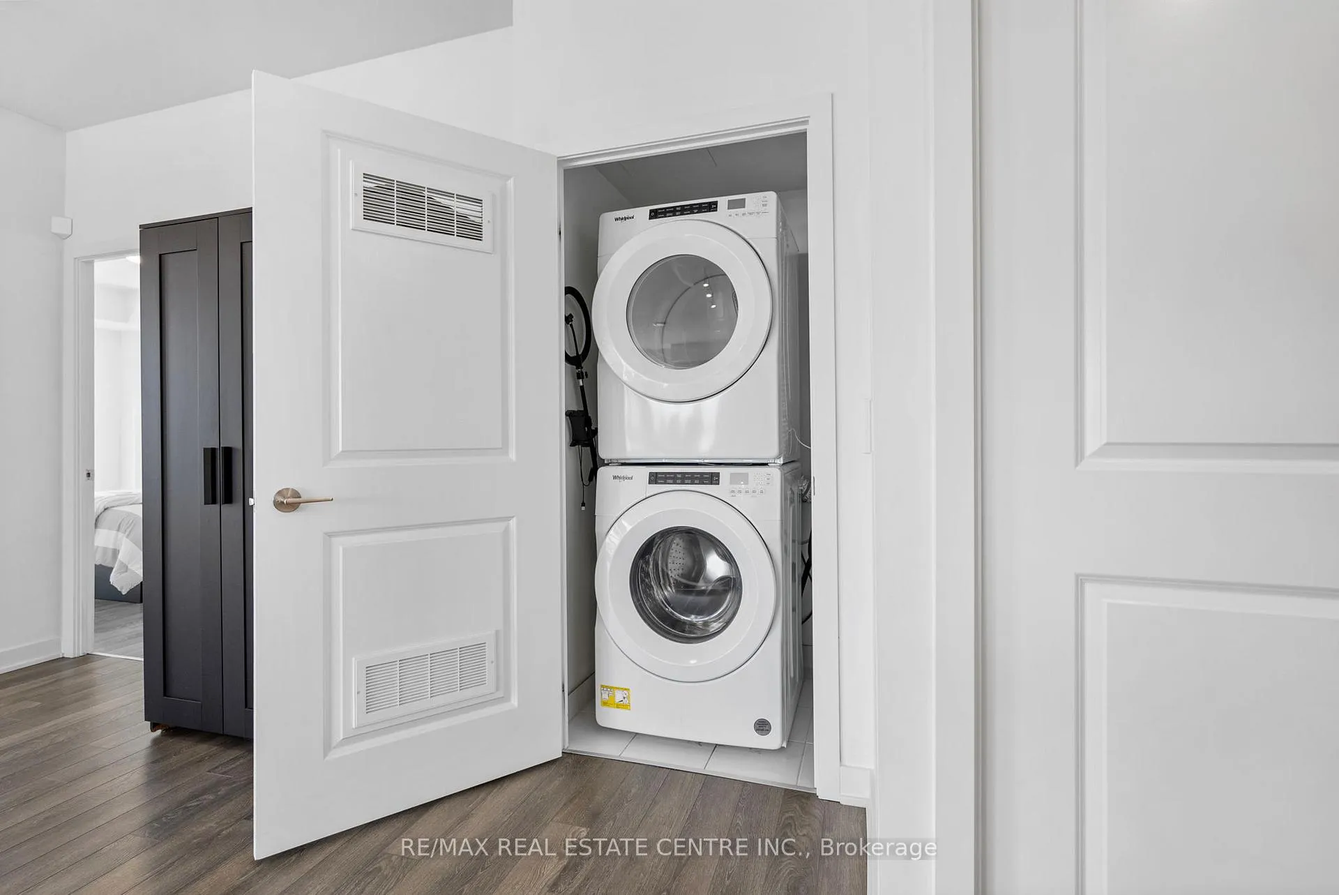 Photo 28 of Unit 1005, 100 Eagle Rock Way, Vaughan, Maple — HOMEH
