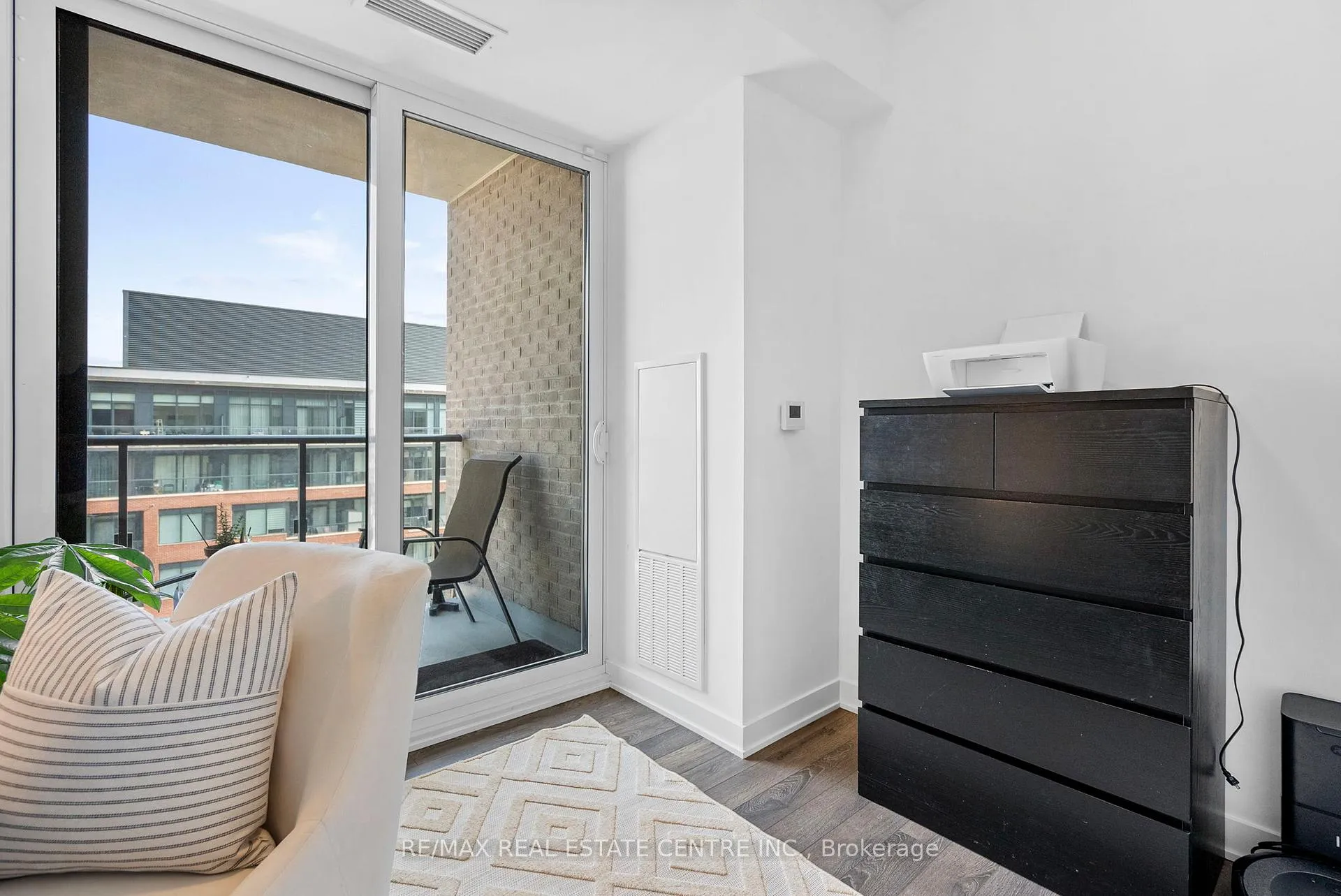 Photo 50 of Unit 1005, 100 Eagle Rock Way, Vaughan, Maple — HOMEH