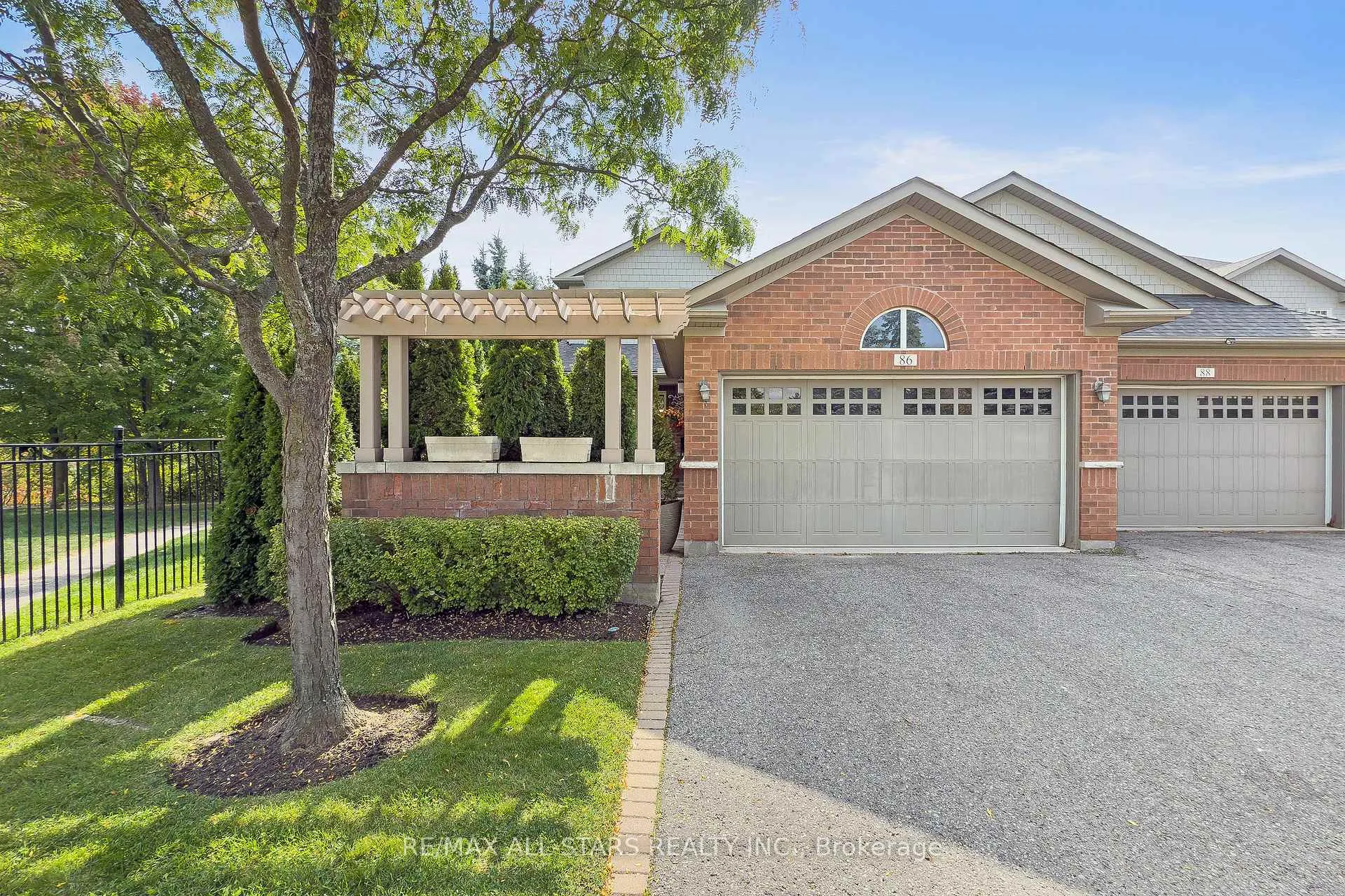 Photo 2 of 86 Lakeside Vista Way, Markham, Greensborough — HOMEH