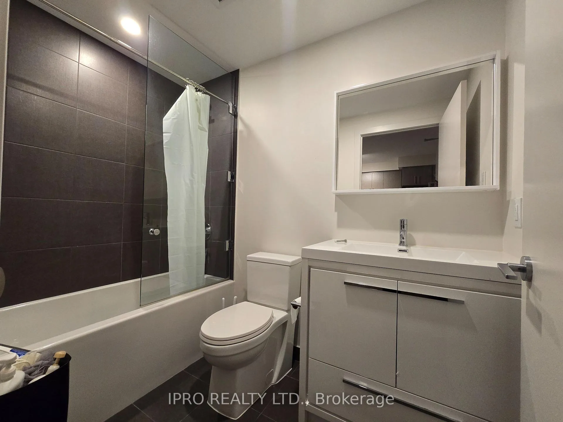 Photo 8 of Unit 1108, 212 King William Street, Hamilton, Beasley — HOMEH