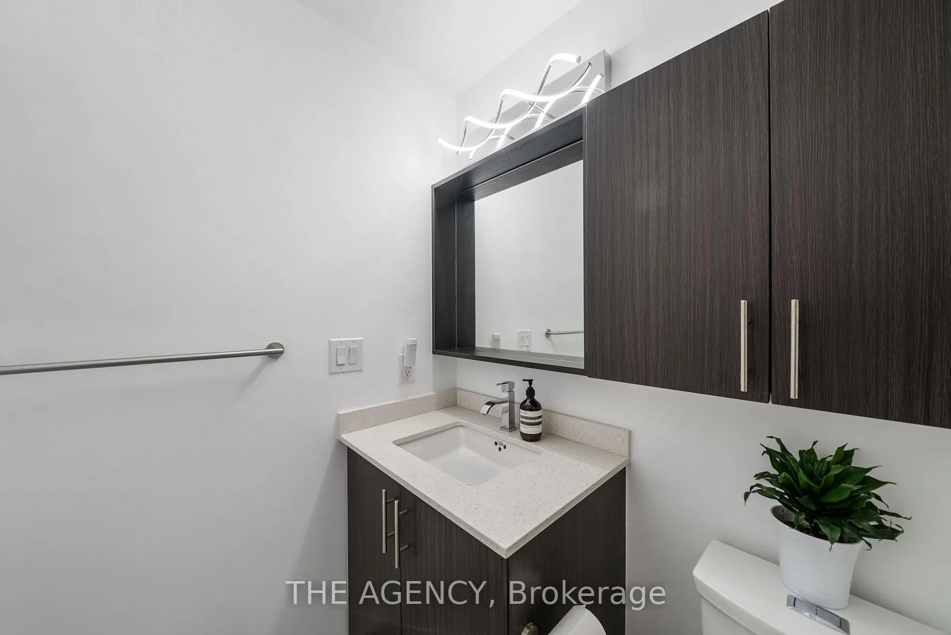 Photo 13 of Unit 301, 3600 Highway 7, Vaughan, Vaughan Corporate Centre — HOMEH