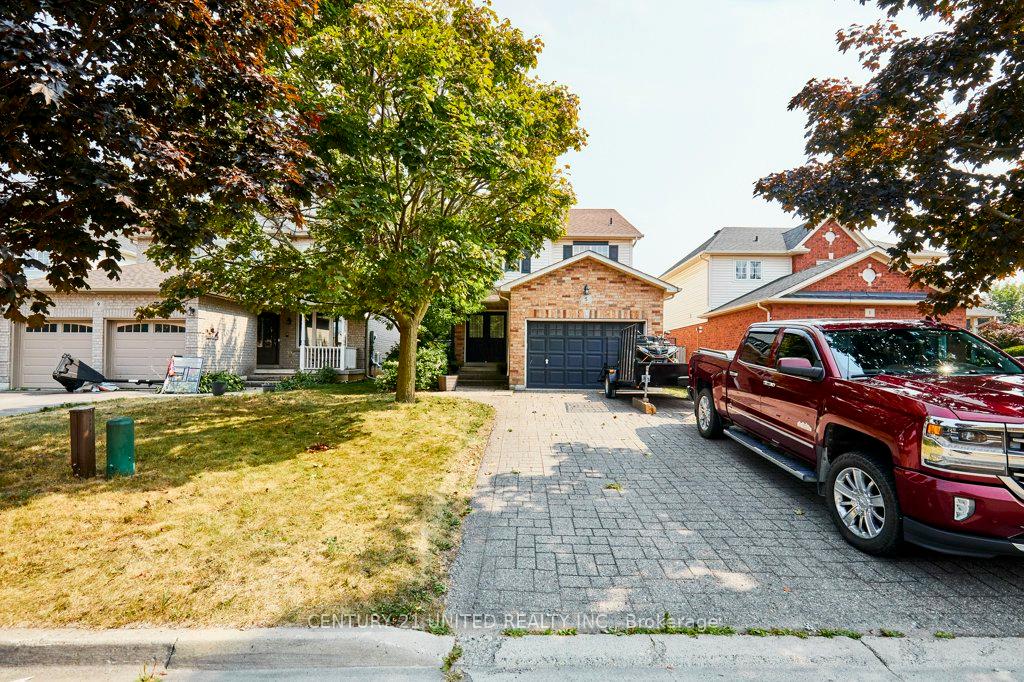 Photo 1 of 5 Pickard Gate, Clarington, Courtice — HOMEH