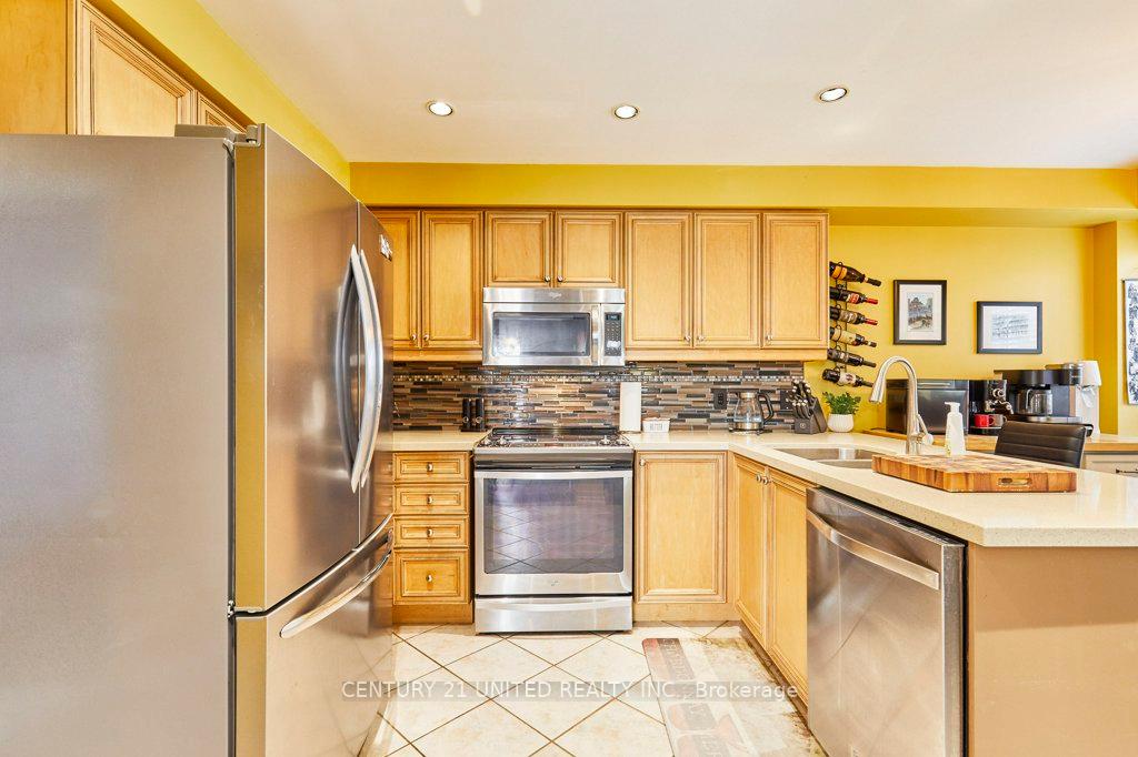 Photo 9 of 5 Pickard Gate, Clarington, Courtice — HOMEH