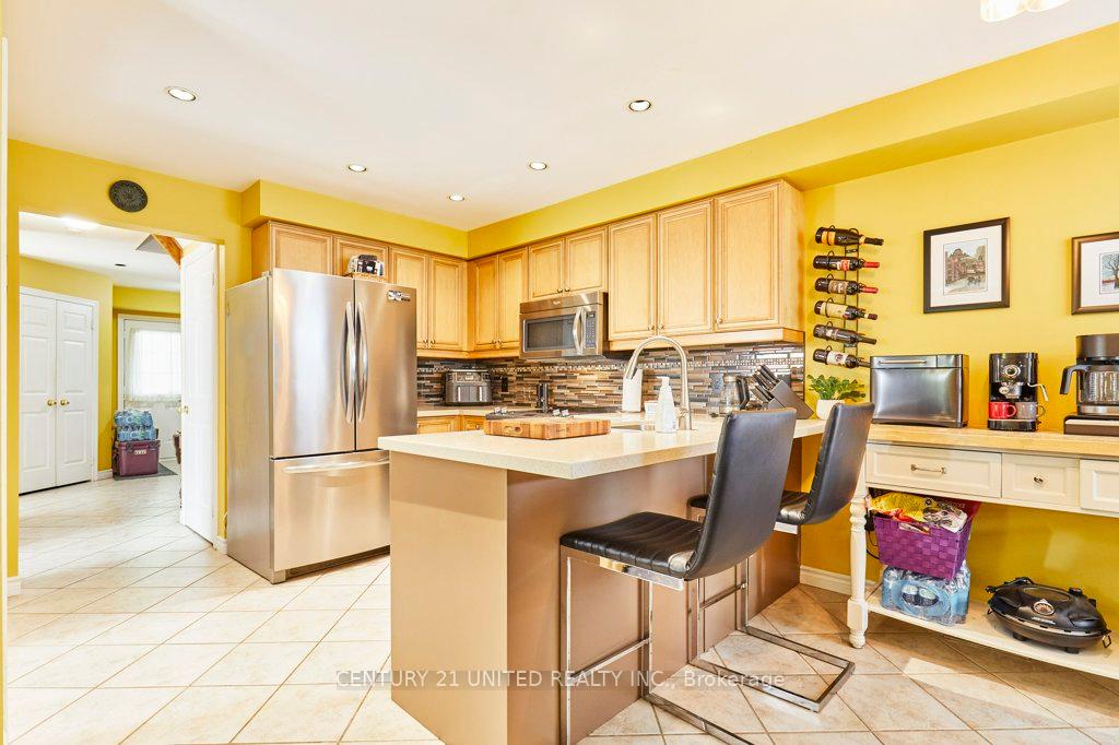 Photo 10 of 5 Pickard Gate, Clarington, Courtice — HOMEH