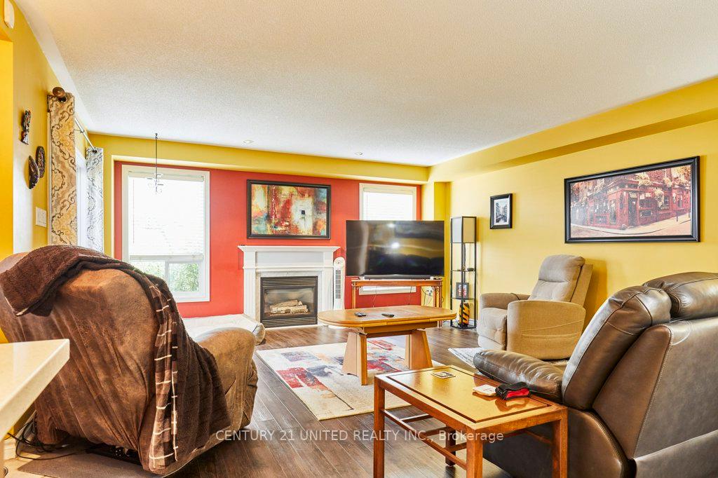 Photo 12 of 5 Pickard Gate, Clarington, Courtice — HOMEH