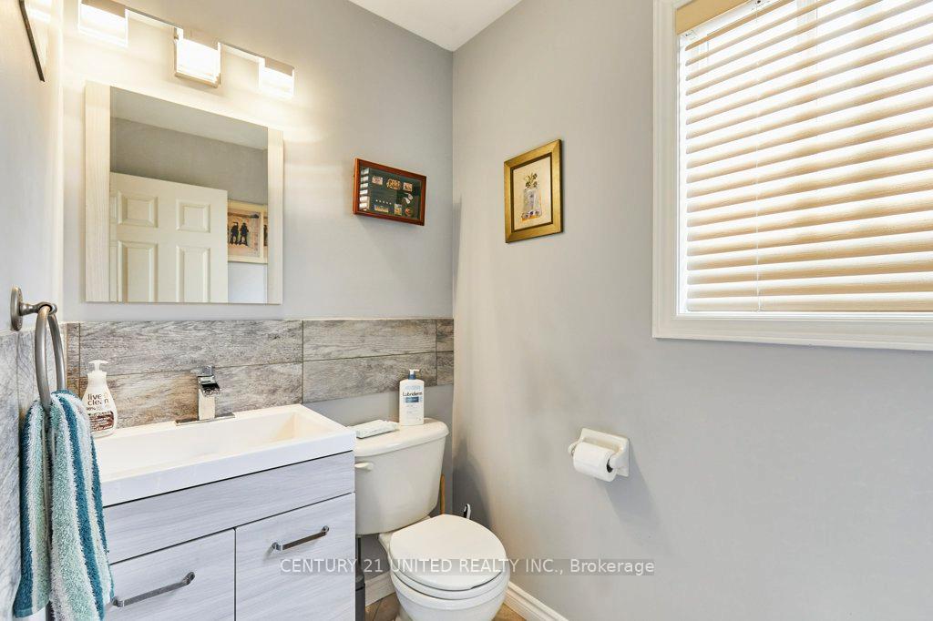 Photo 17 of 5 Pickard Gate, Clarington, Courtice — HOMEH