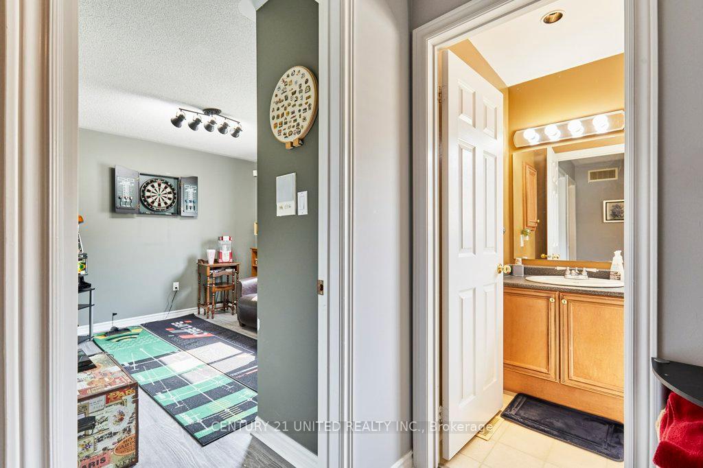 Photo 21 of 5 Pickard Gate, Clarington, Courtice — HOMEH