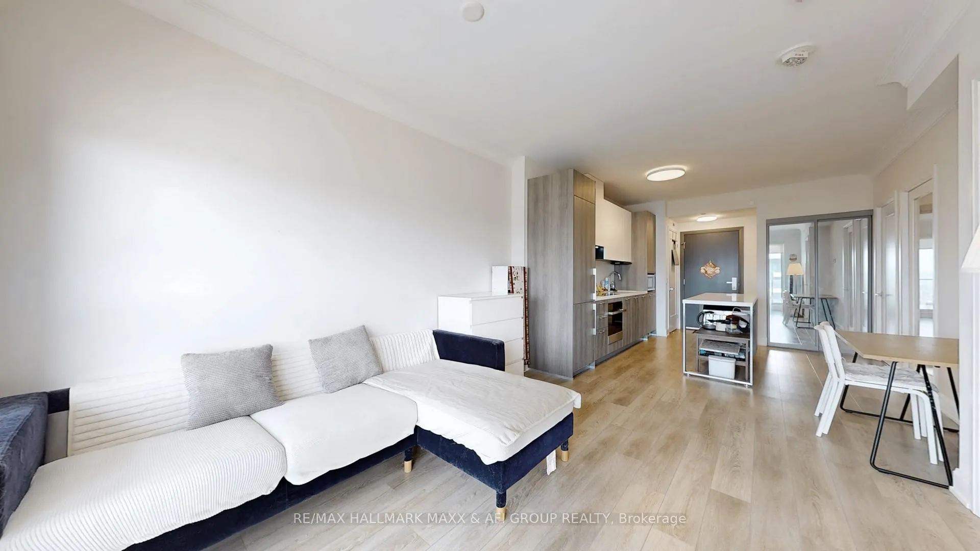 Photo 11 of Unit 2209, 8 Water Walk Drive, Markham, Unionville — HOMEH